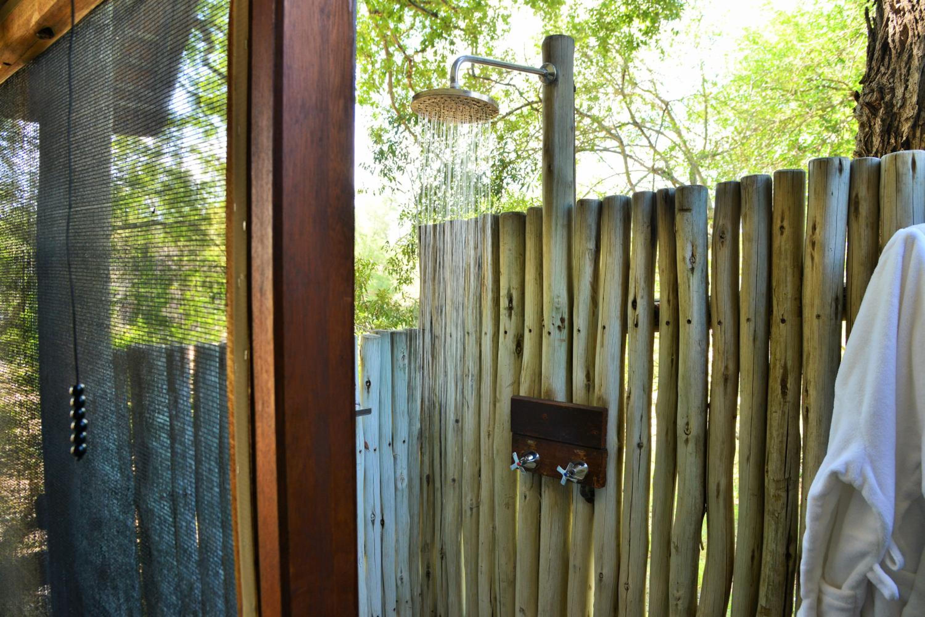 Double Room with Balcony - Photo 5