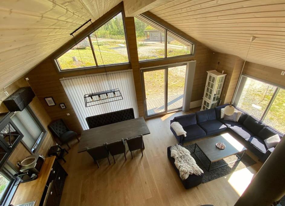 Four-Bedroom House photo 3