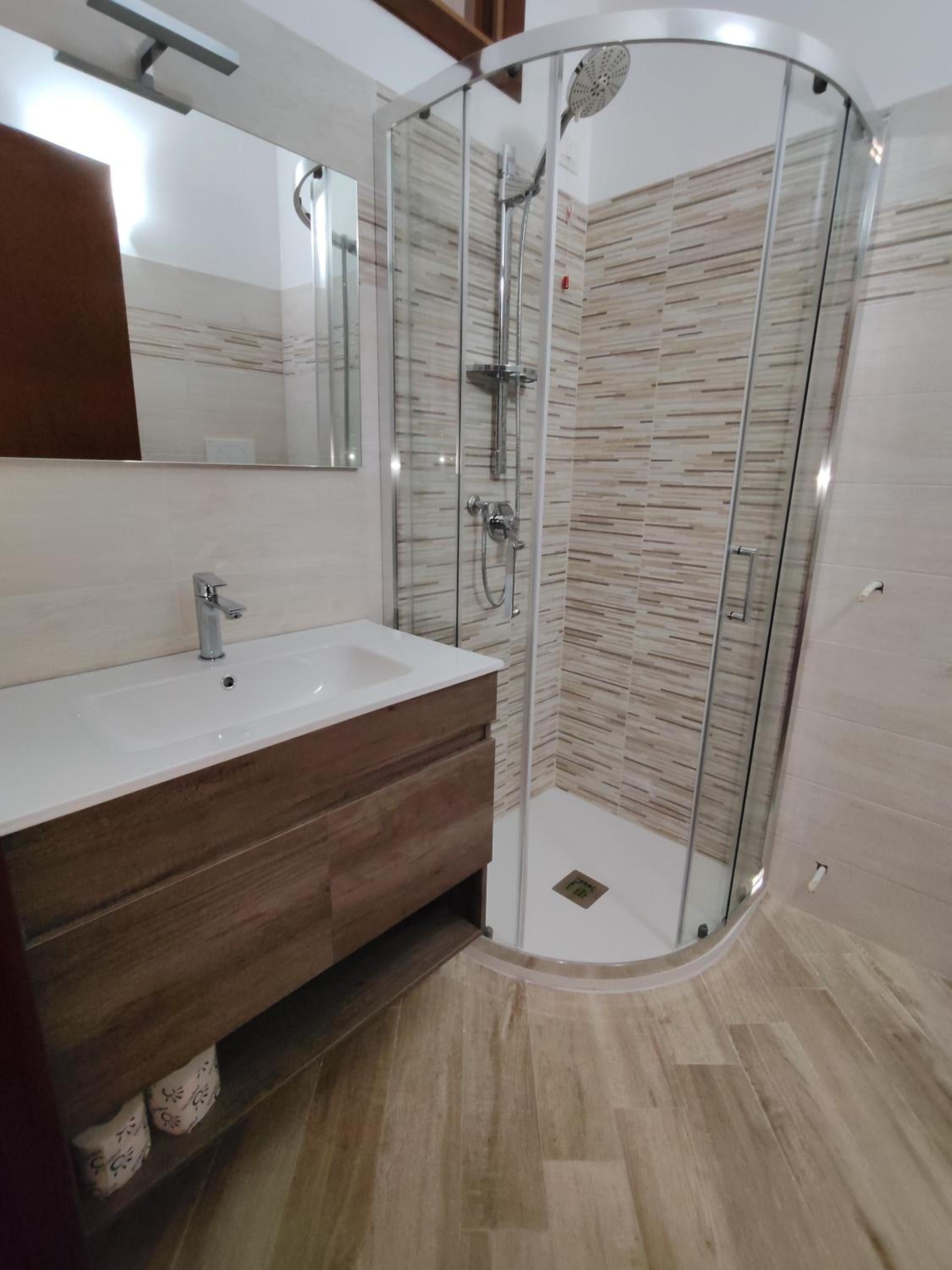 Double or Twin Room with Private Bathroom photo 2
