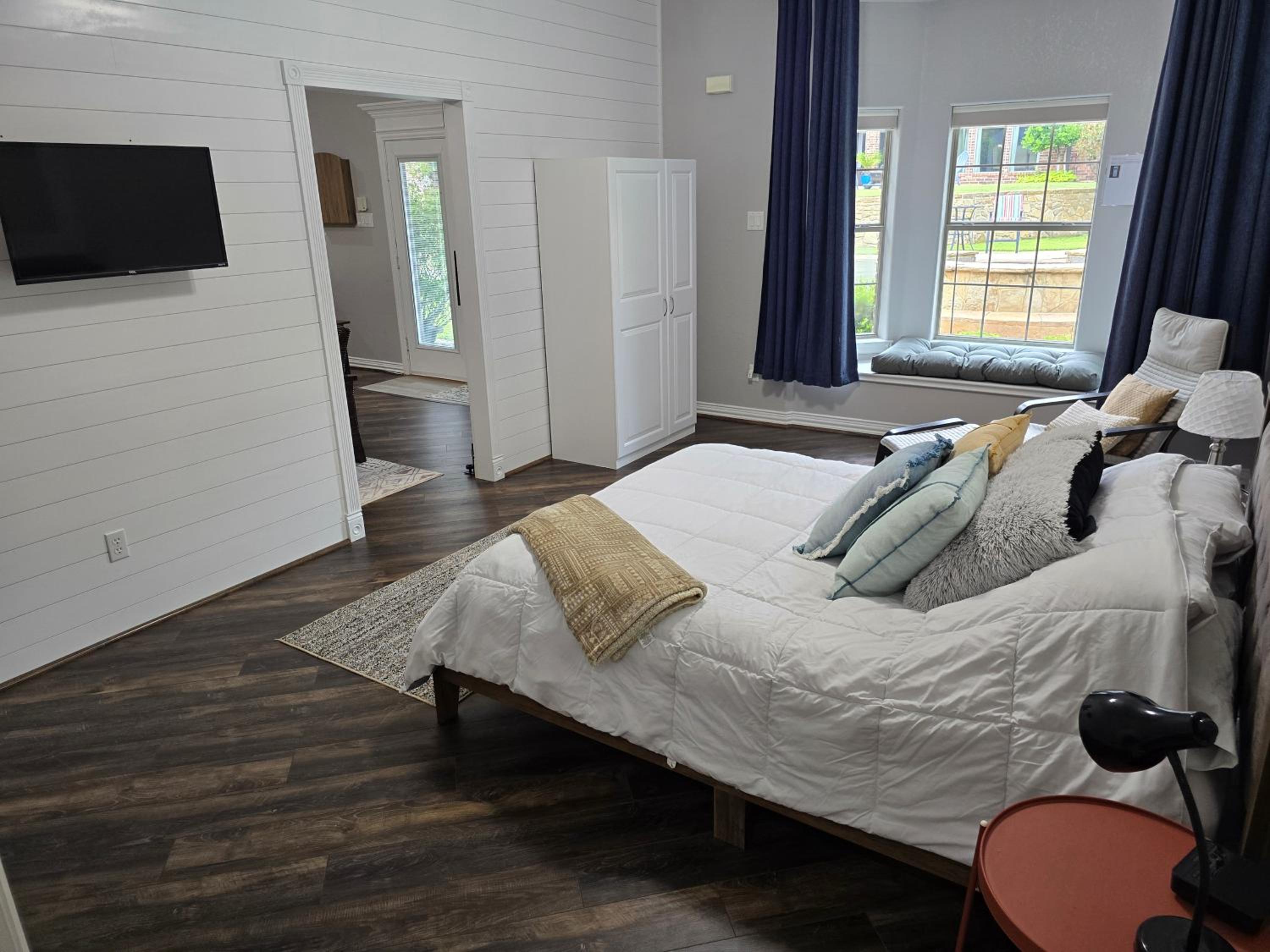 One-Bedroom House photo 1