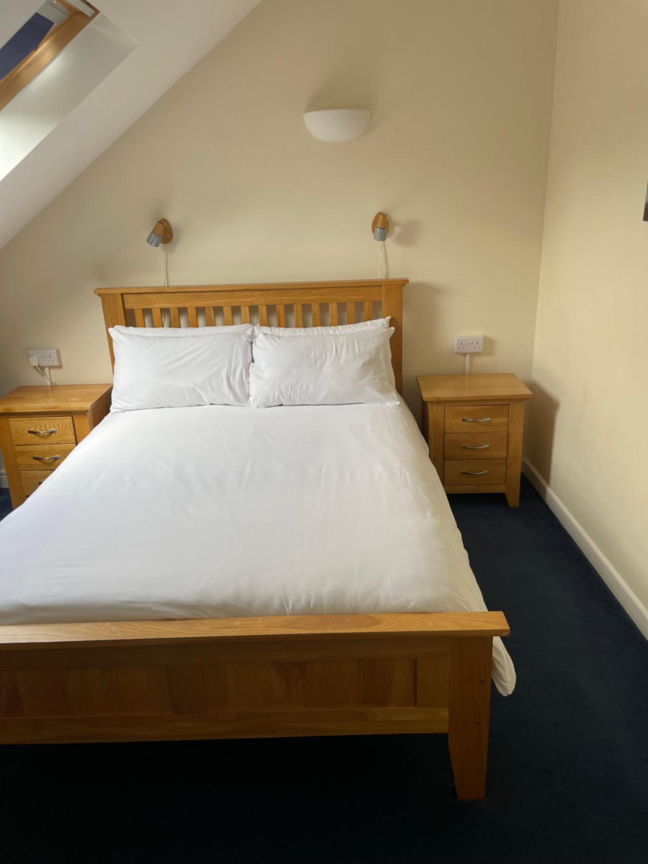 Economy Double Room with Private Bathroom - Photo 5