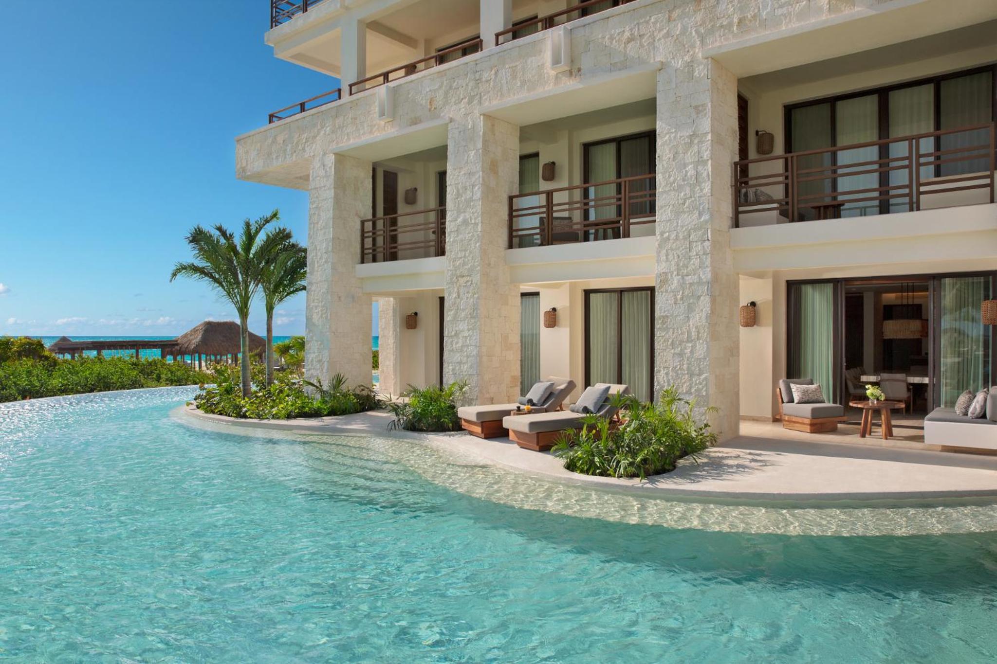 Presidential Suite Swim Out Ocean Front with Terrace thumbnail 6