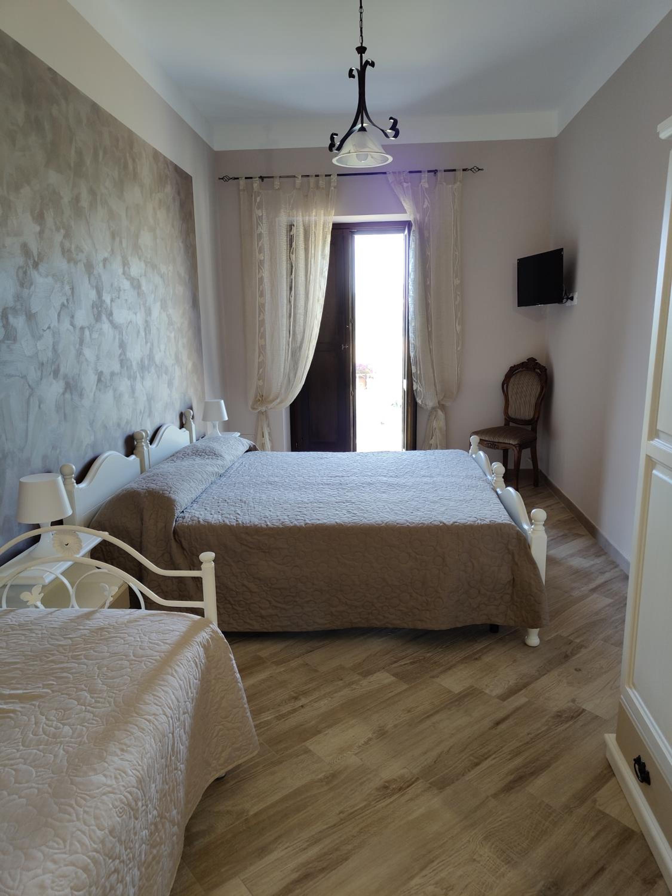 Triple Room with Private Bathroom photo 1