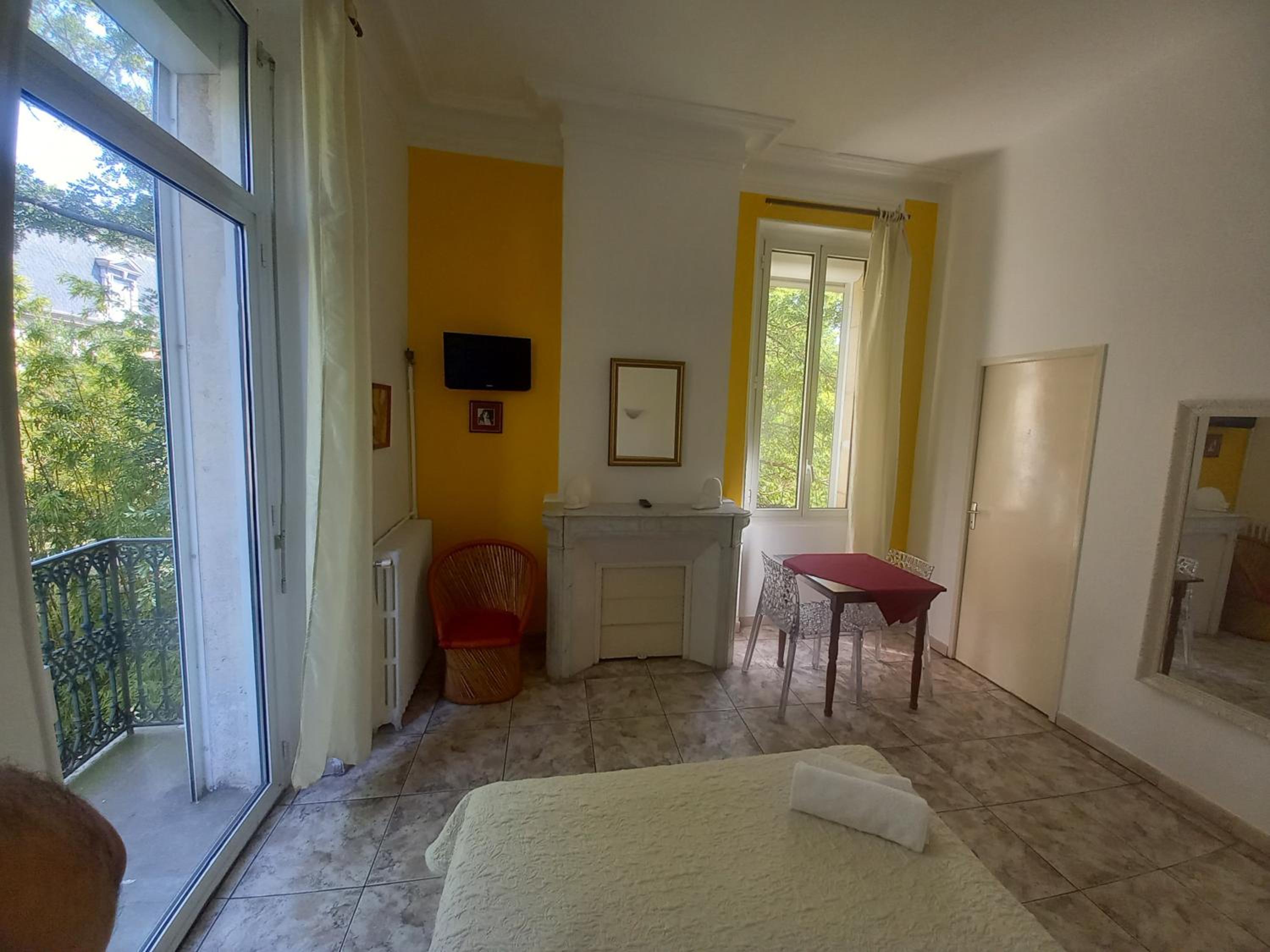 Double Room - Photo 4