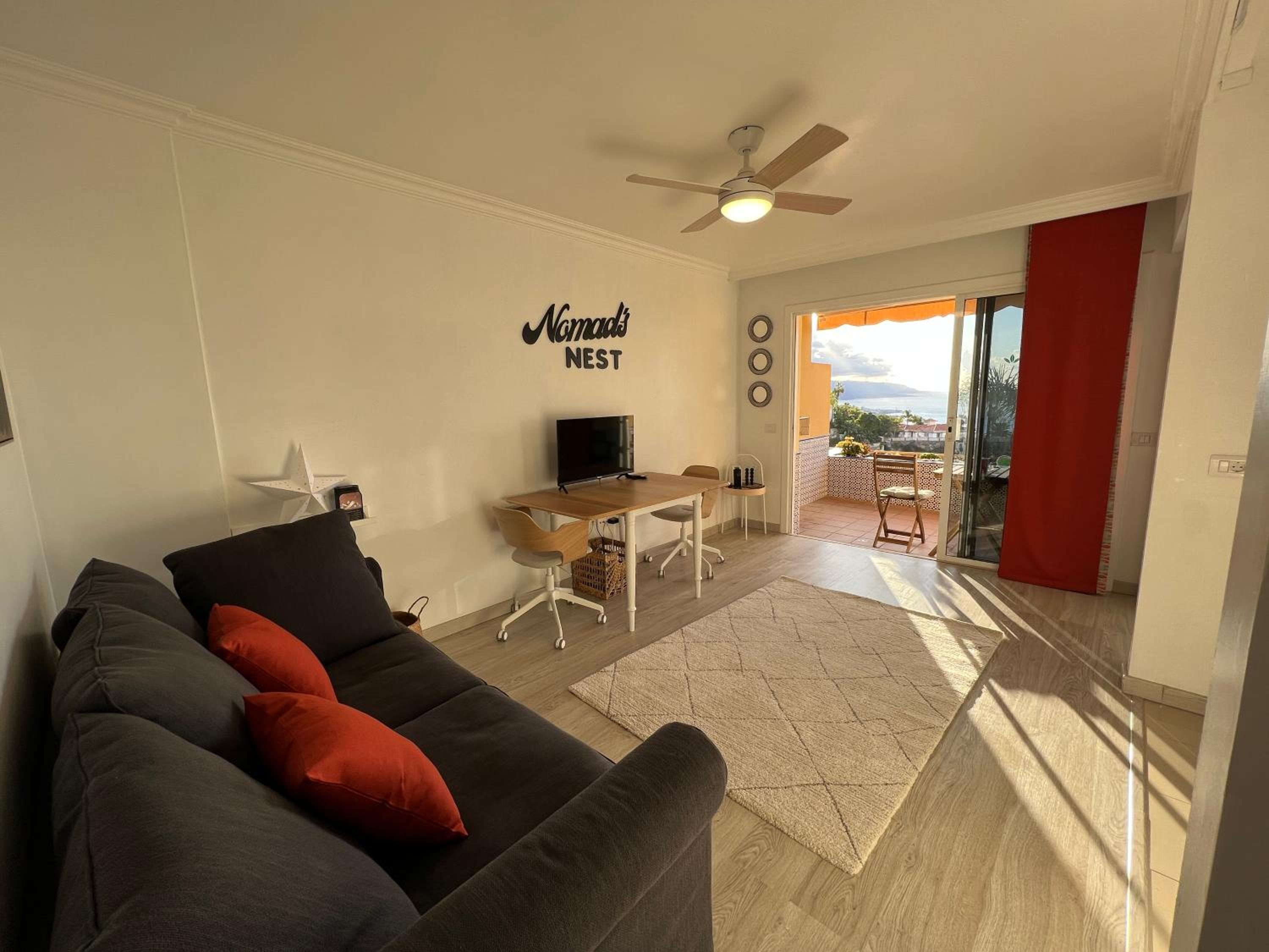 One-Bedroom Apartment photo 2