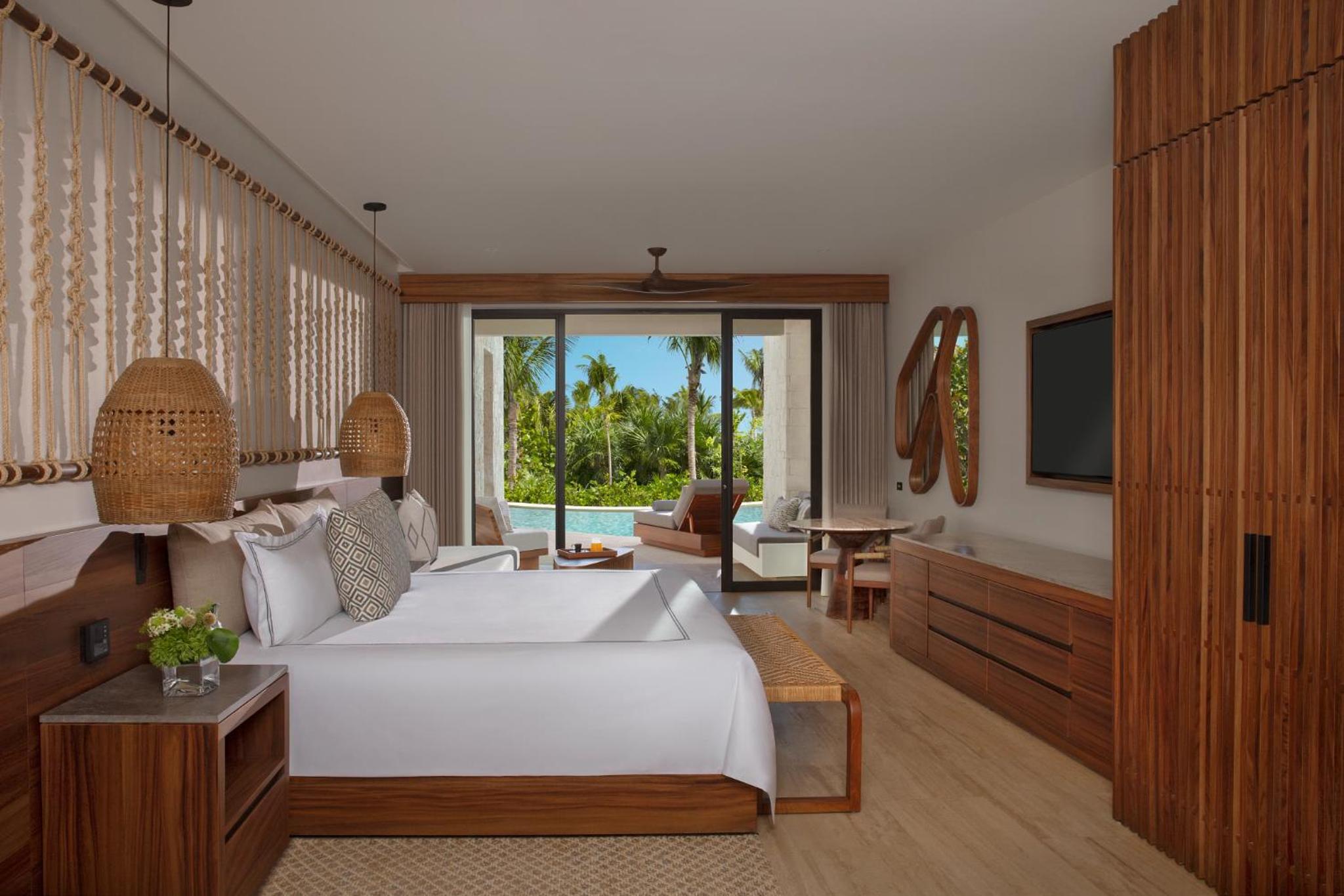 Preferred Club Junior Suite Swim Out Ocean Front