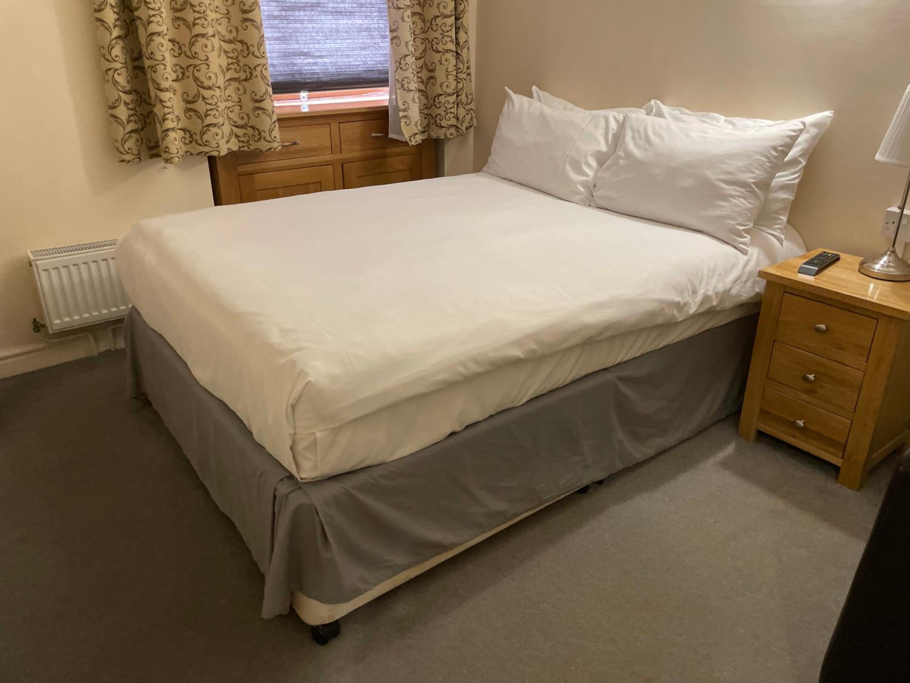 Economy Double Room with Private Bathroom - Photo 6