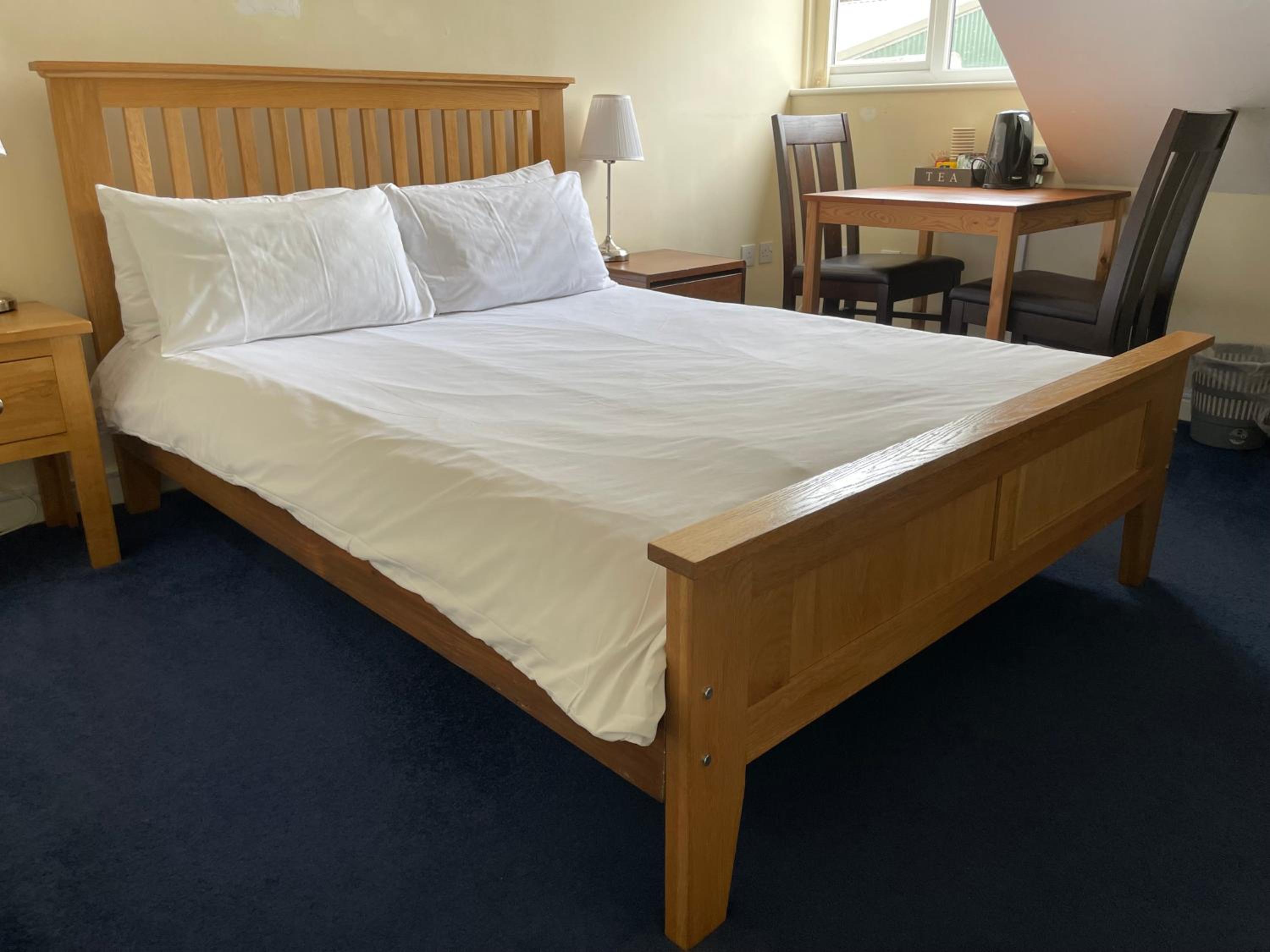 Economy Double Room with Private Bathroom - Photo 9