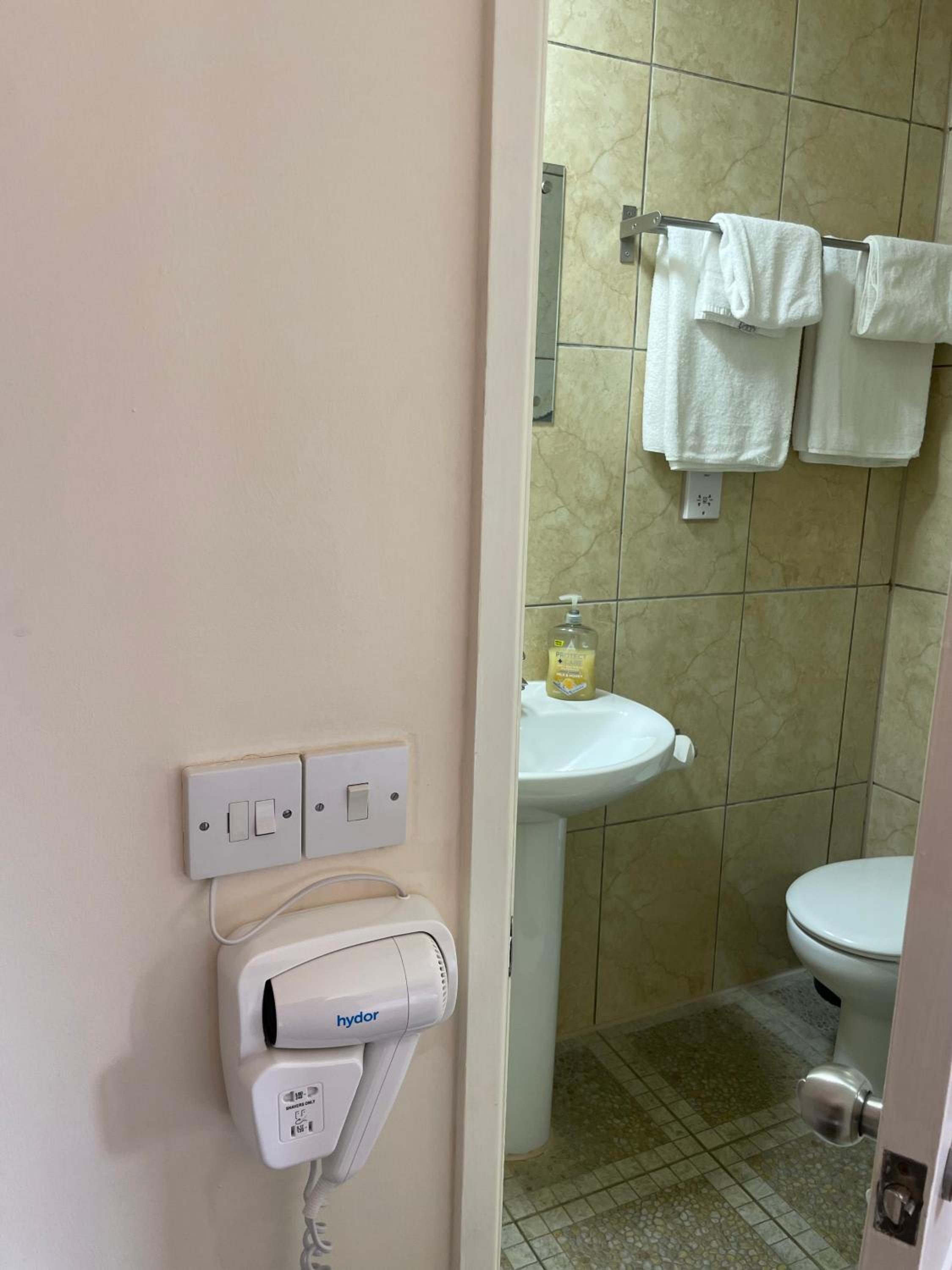Economy Double Room with Private Bathroom - Photo 16