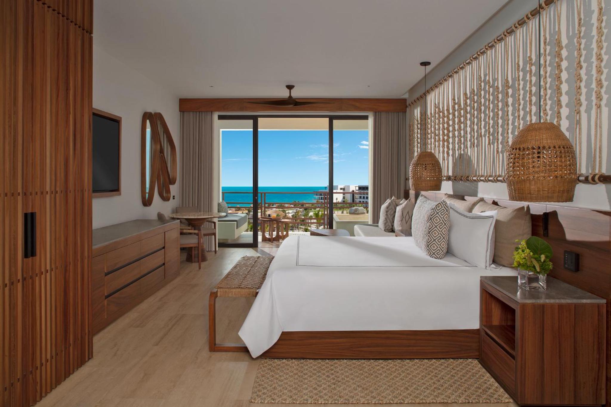 Preferred Club Junior Suite Ocean View King thumbnail 5