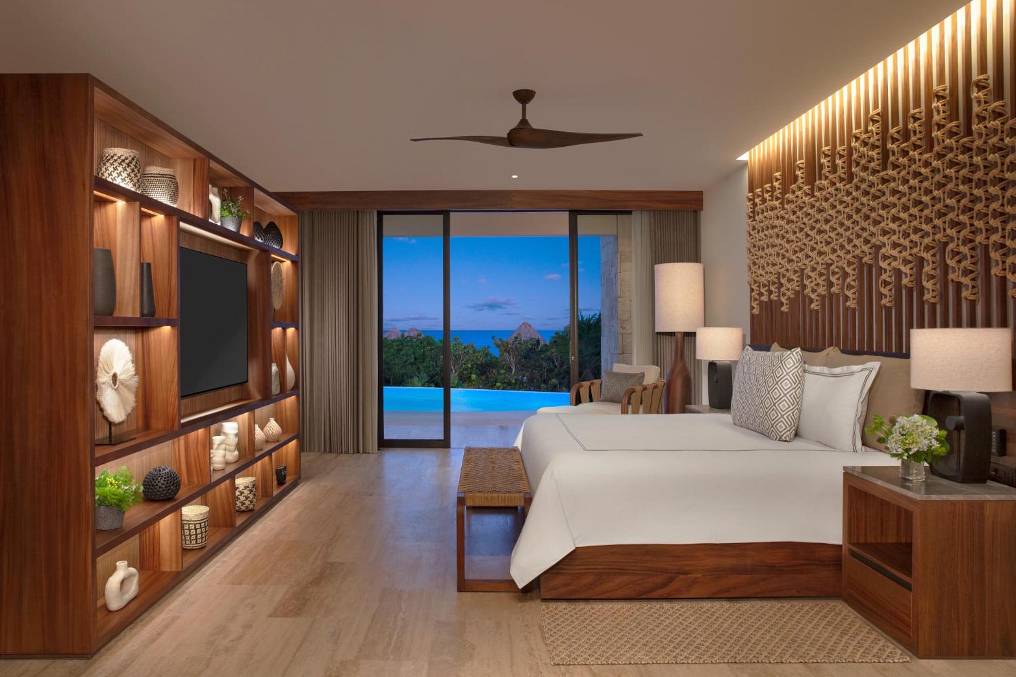 Preferred Club Master Suite Swim Out Ocean Front thumbnail 6