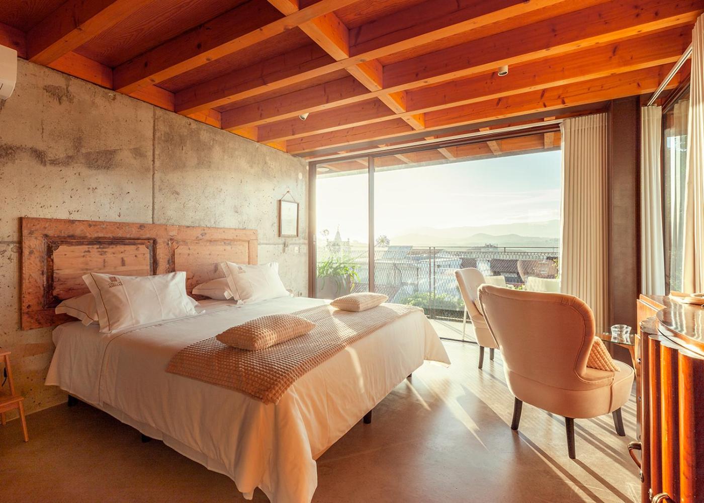 Suite with Mountain View - Photo 2