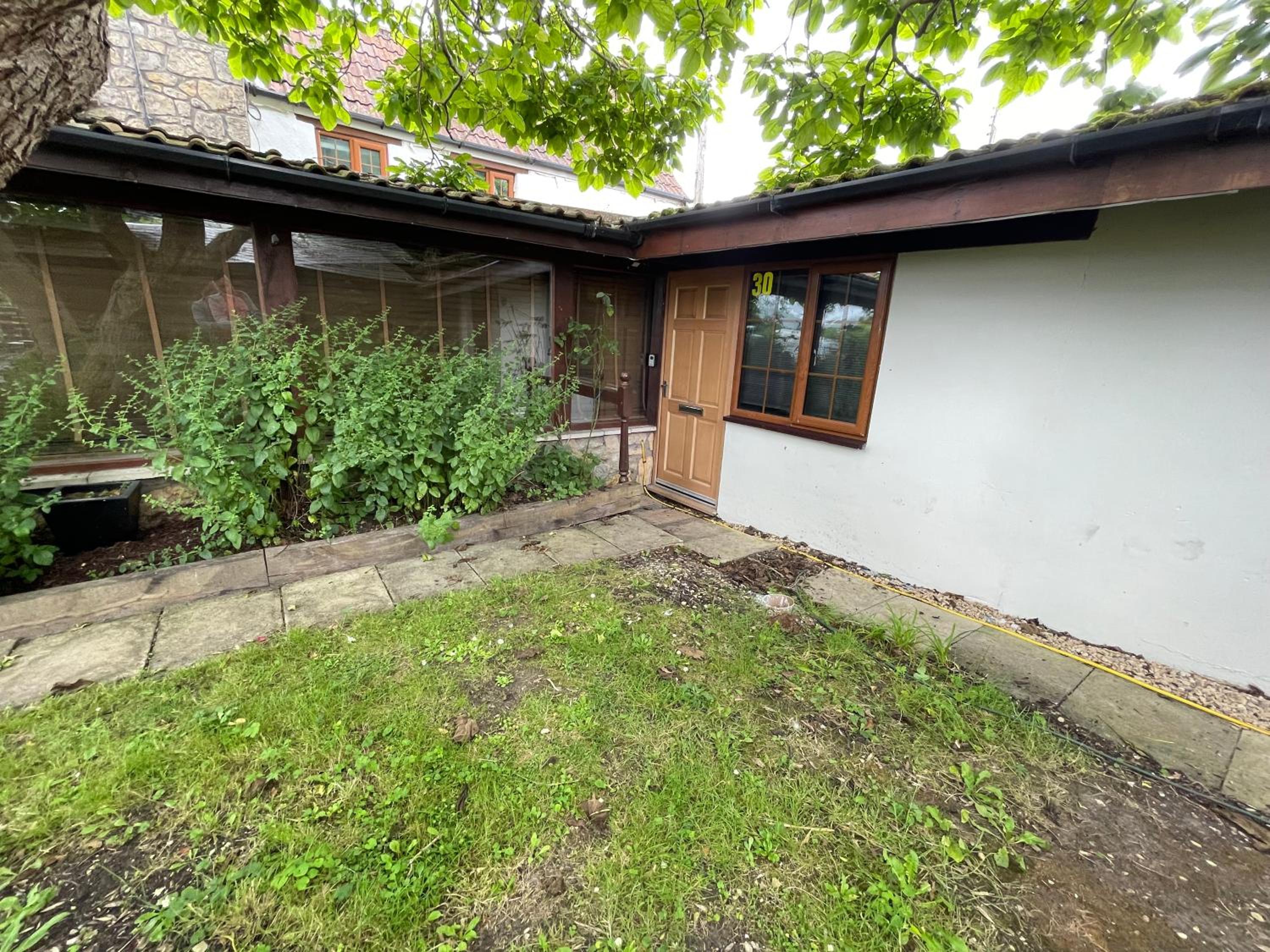 Family Room with Garden View - Photo 4