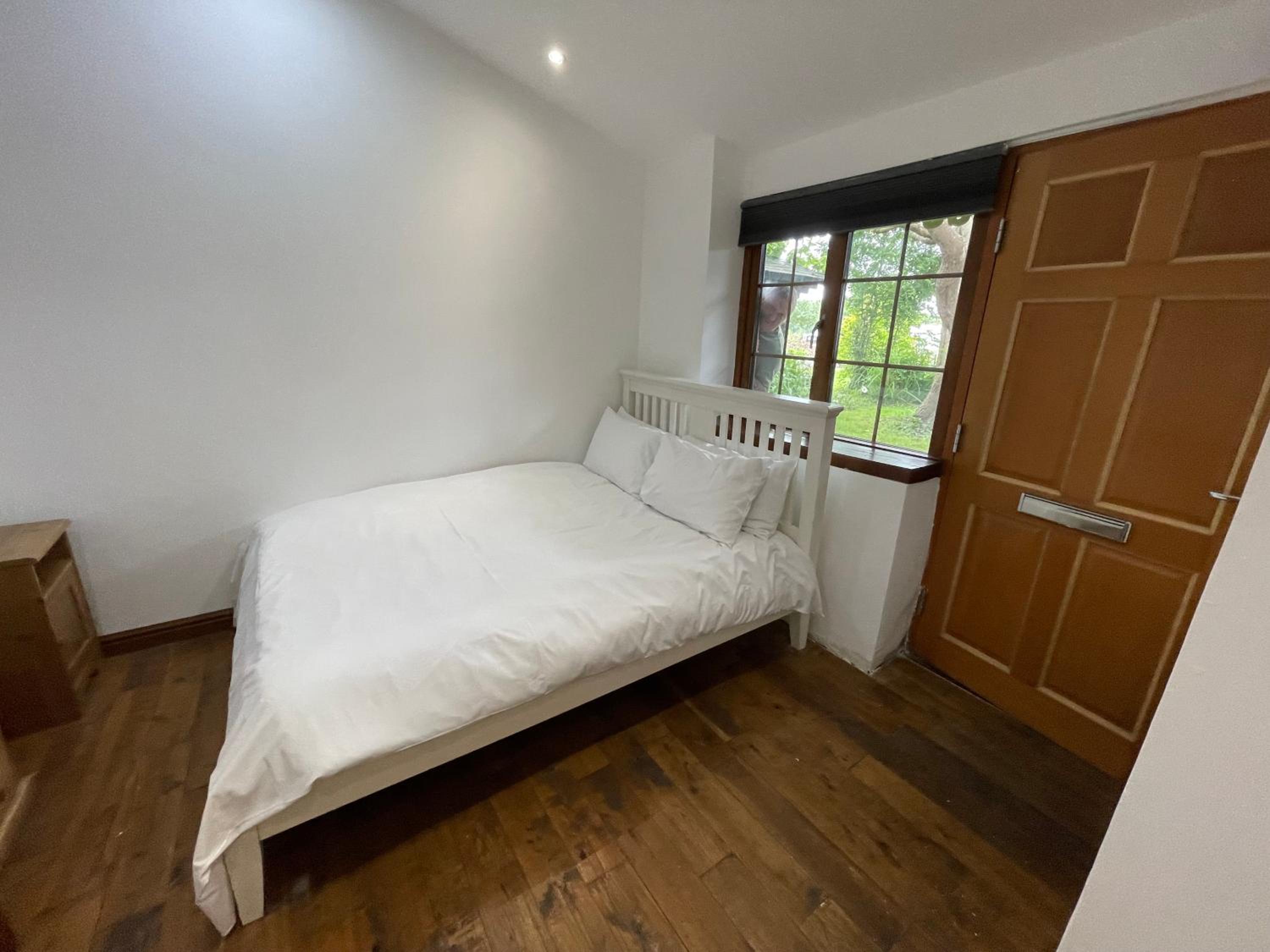 Family Room with Garden View - Photo 9