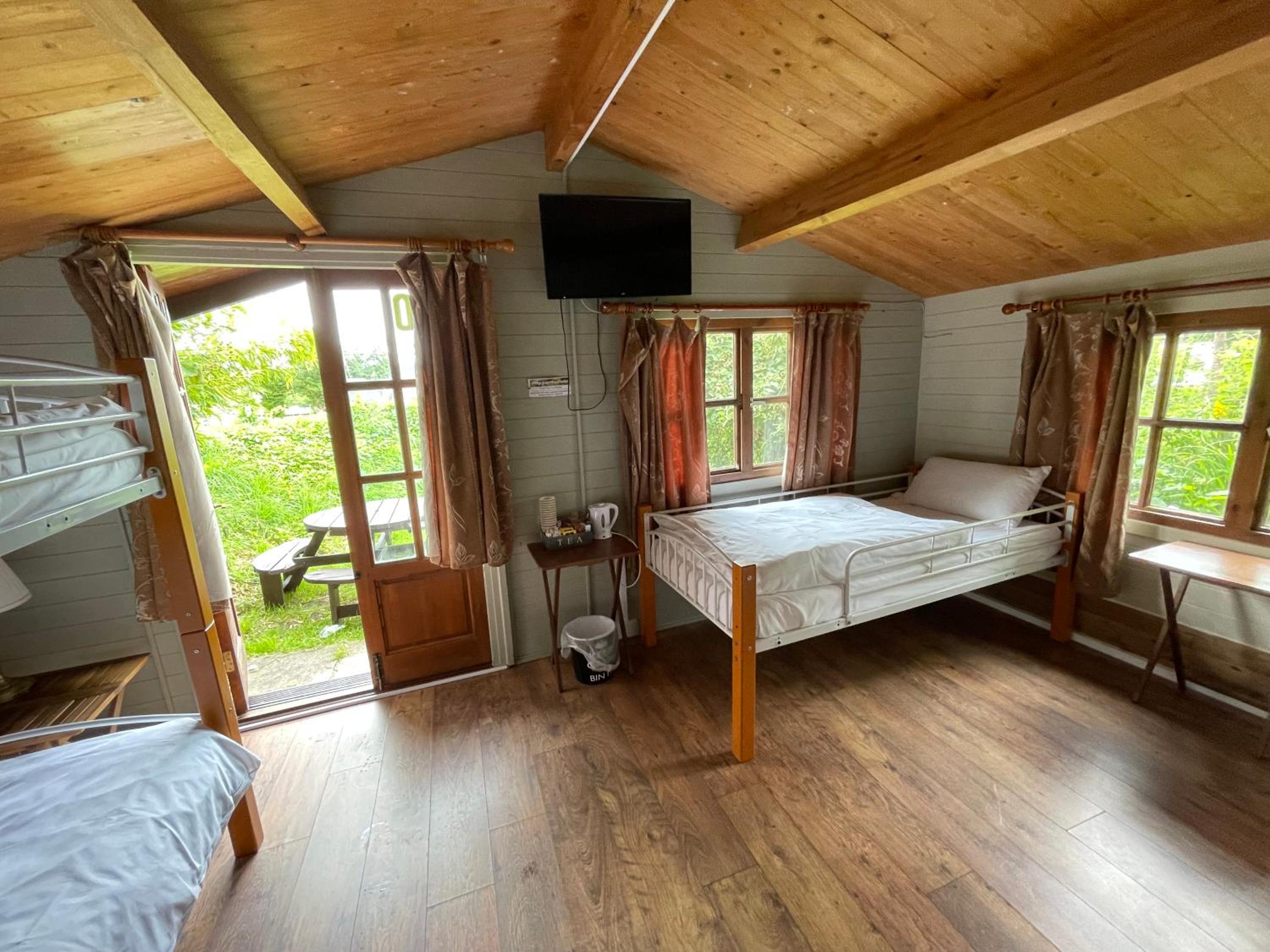Family Room with Private Bathroom - Photo 8