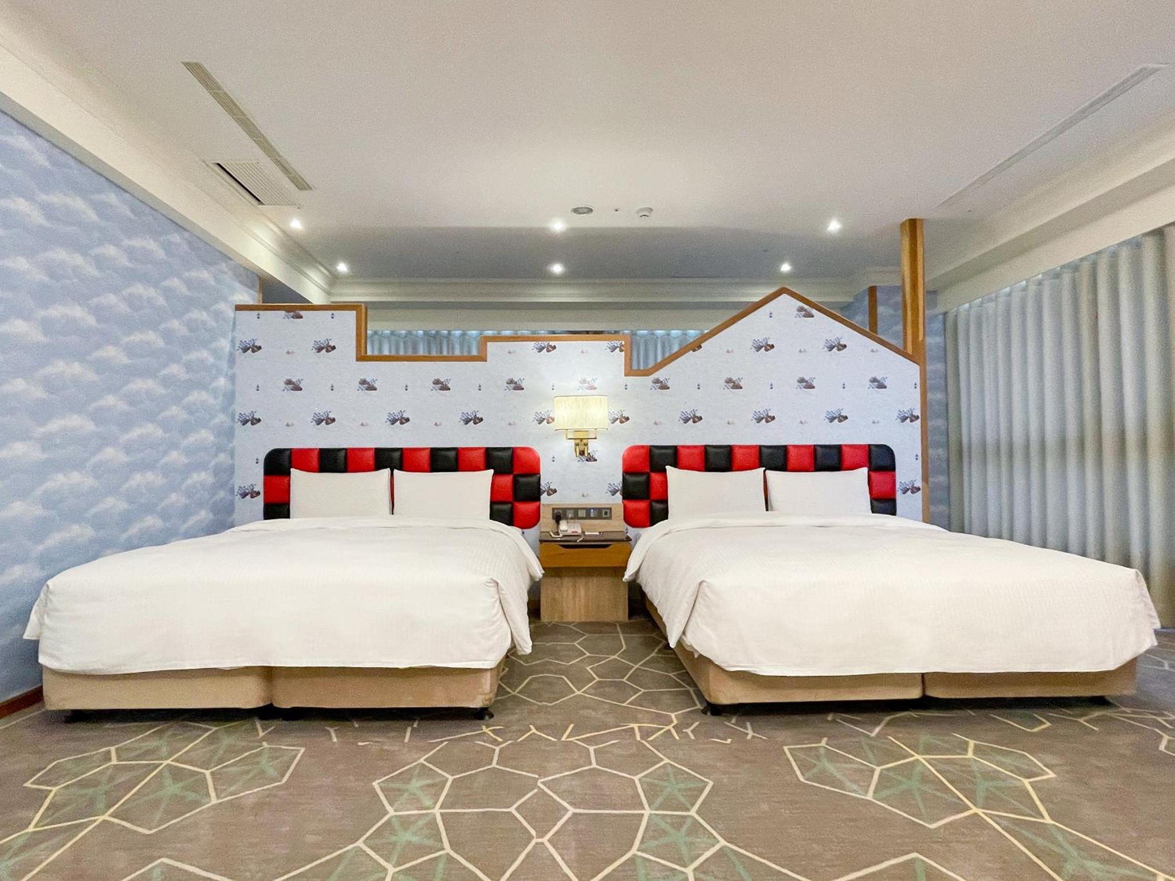 Deluxe Family Suite photo 2