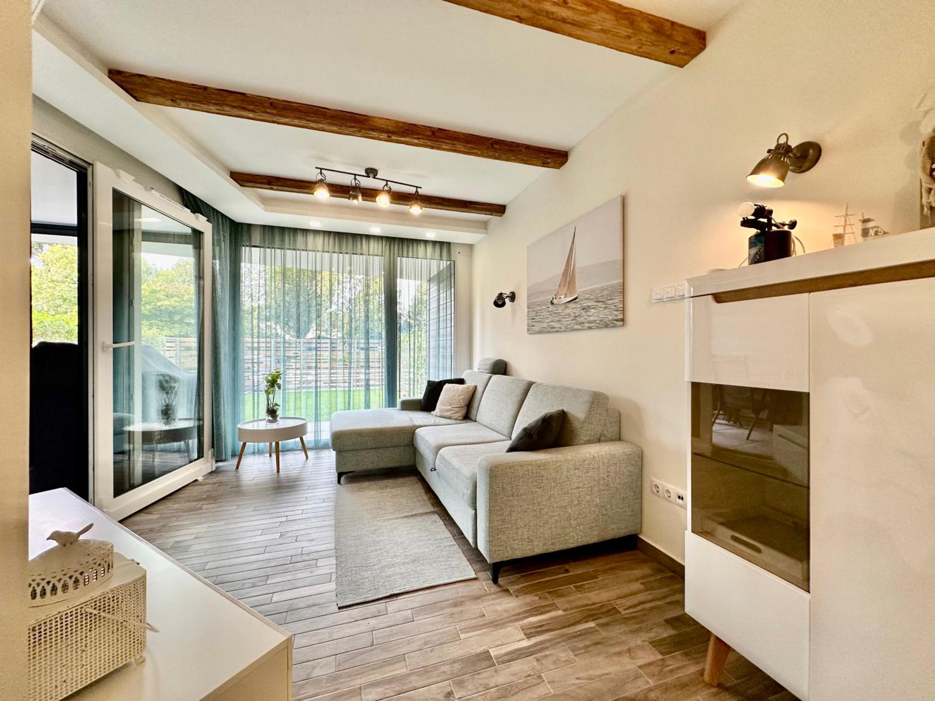 One-Bedroom Apartment with Garden photo 1