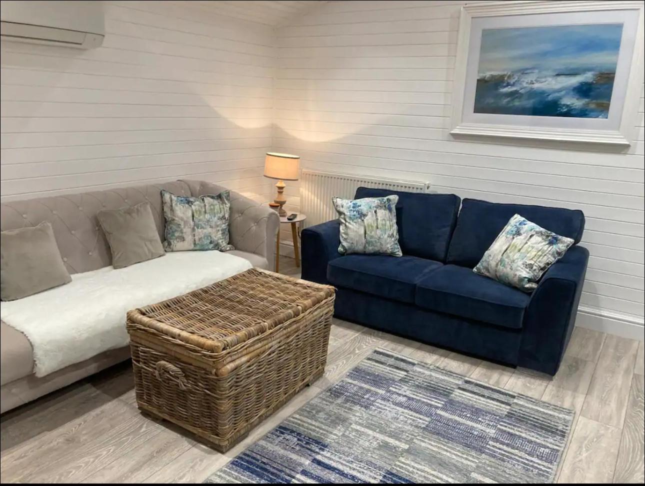 One-Bedroom House photo 1