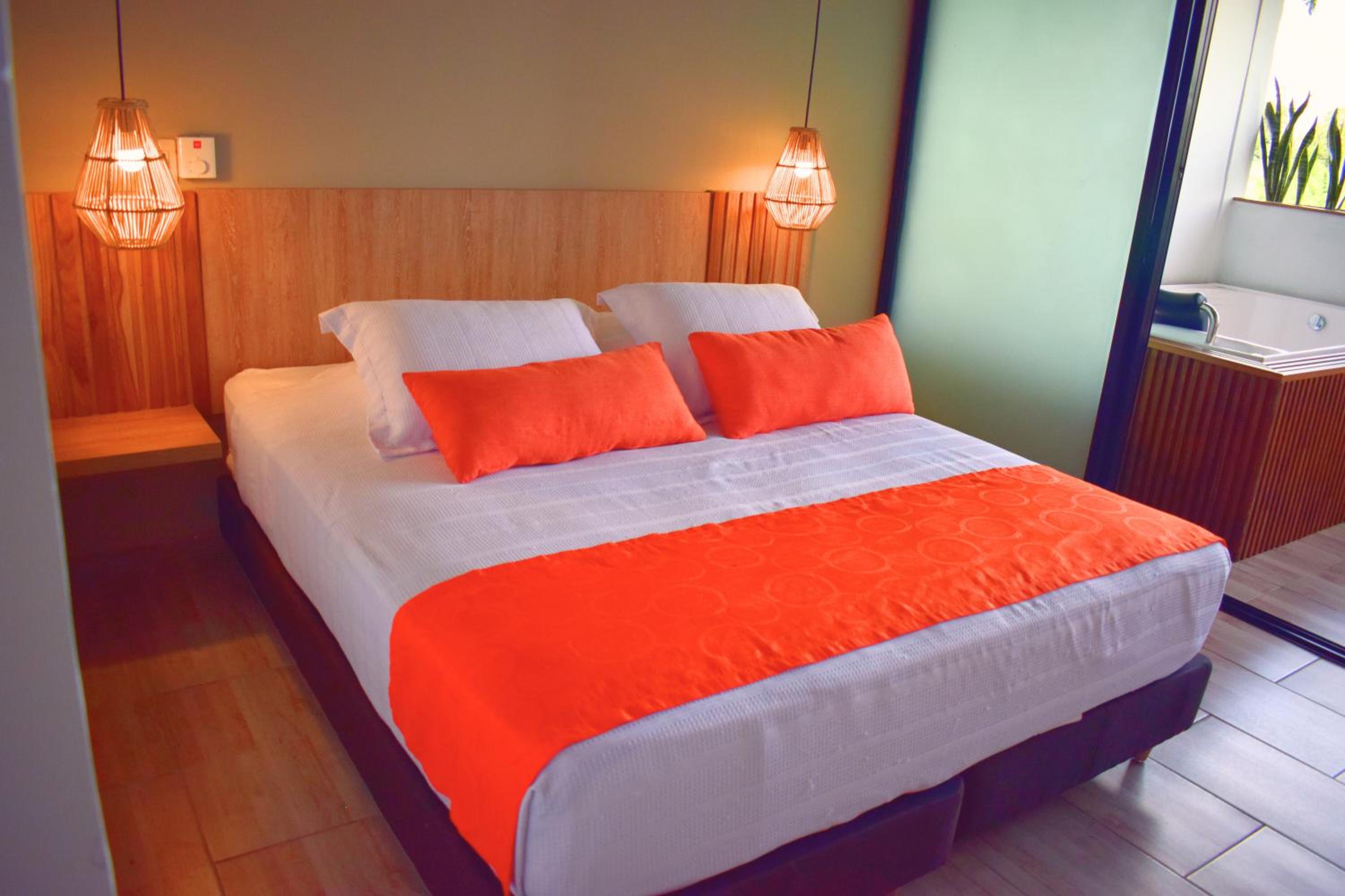 Deluxe Double Room with Bath photo 1