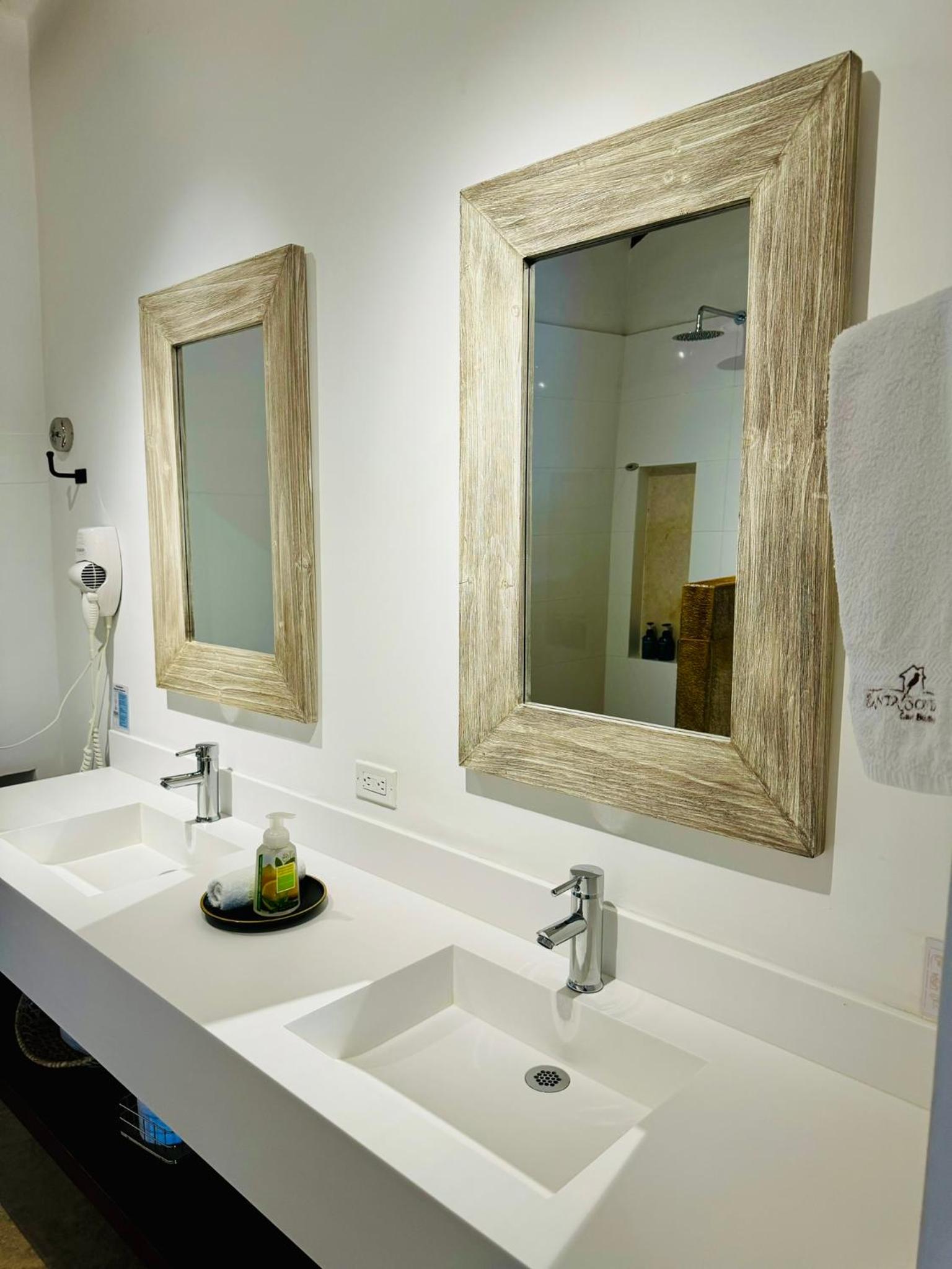 Standard Double Room with Pool and City view photo 3