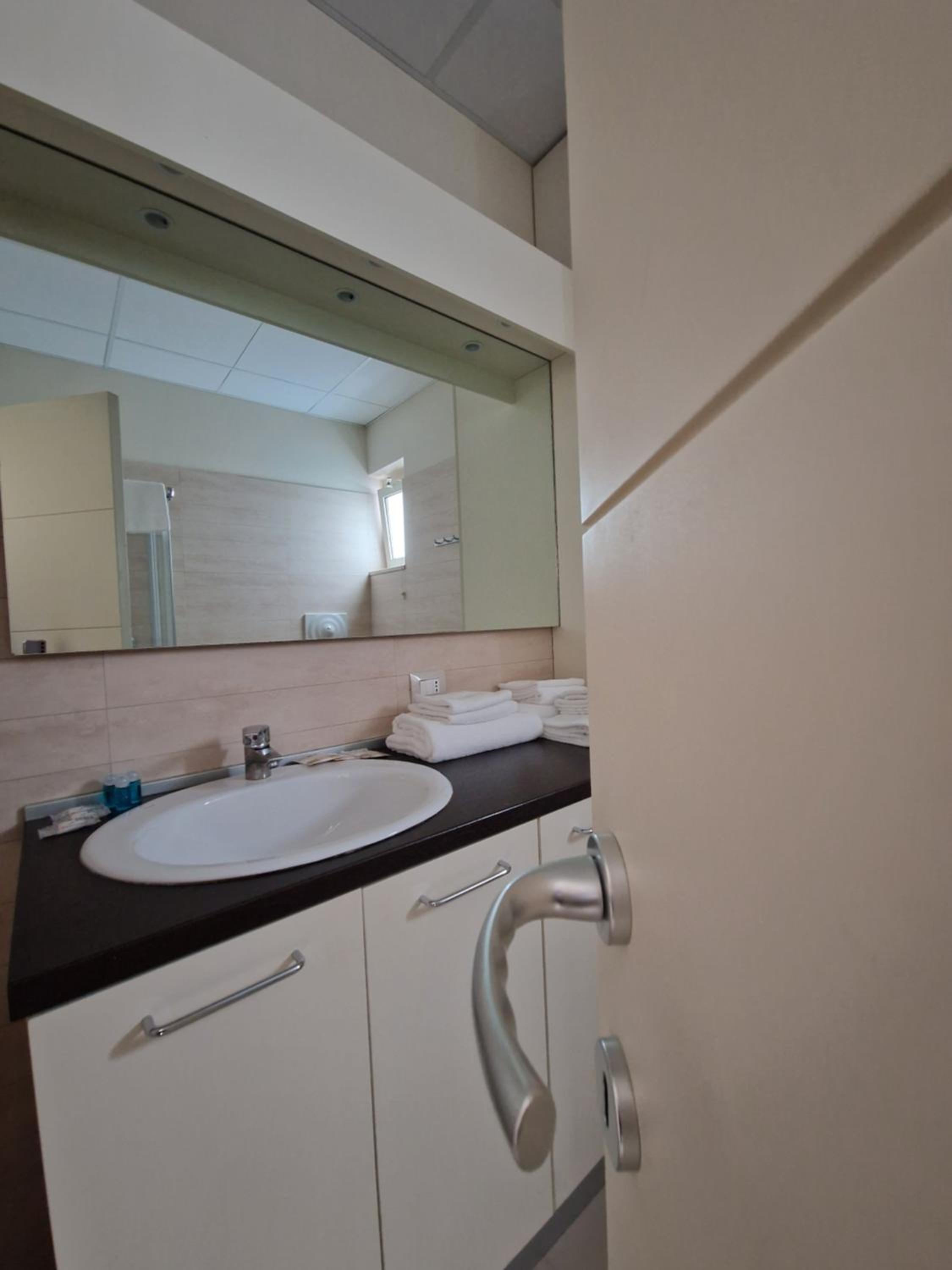 Comfort Triple Room - Photo 10