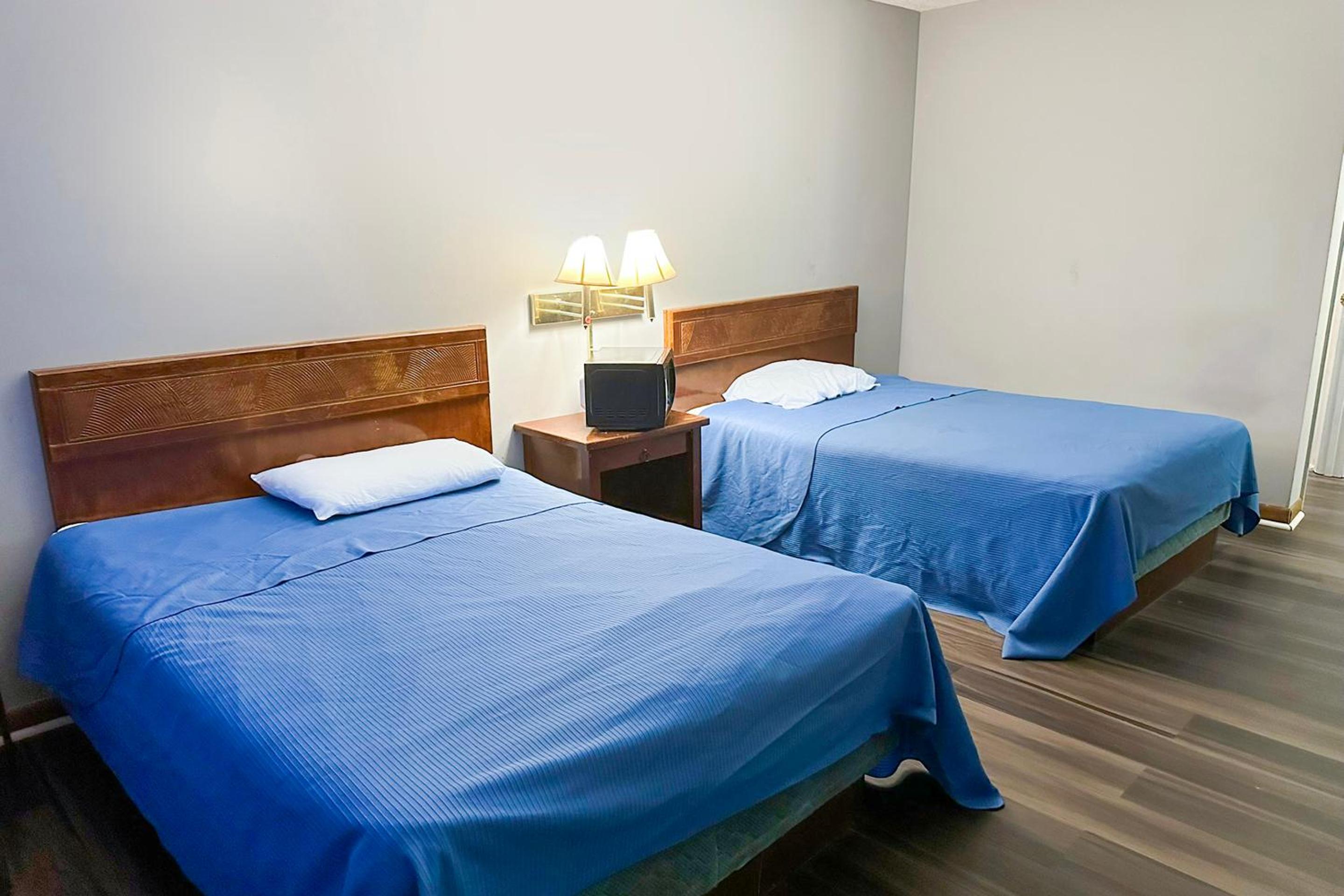 2 Queen Bed With Lake View