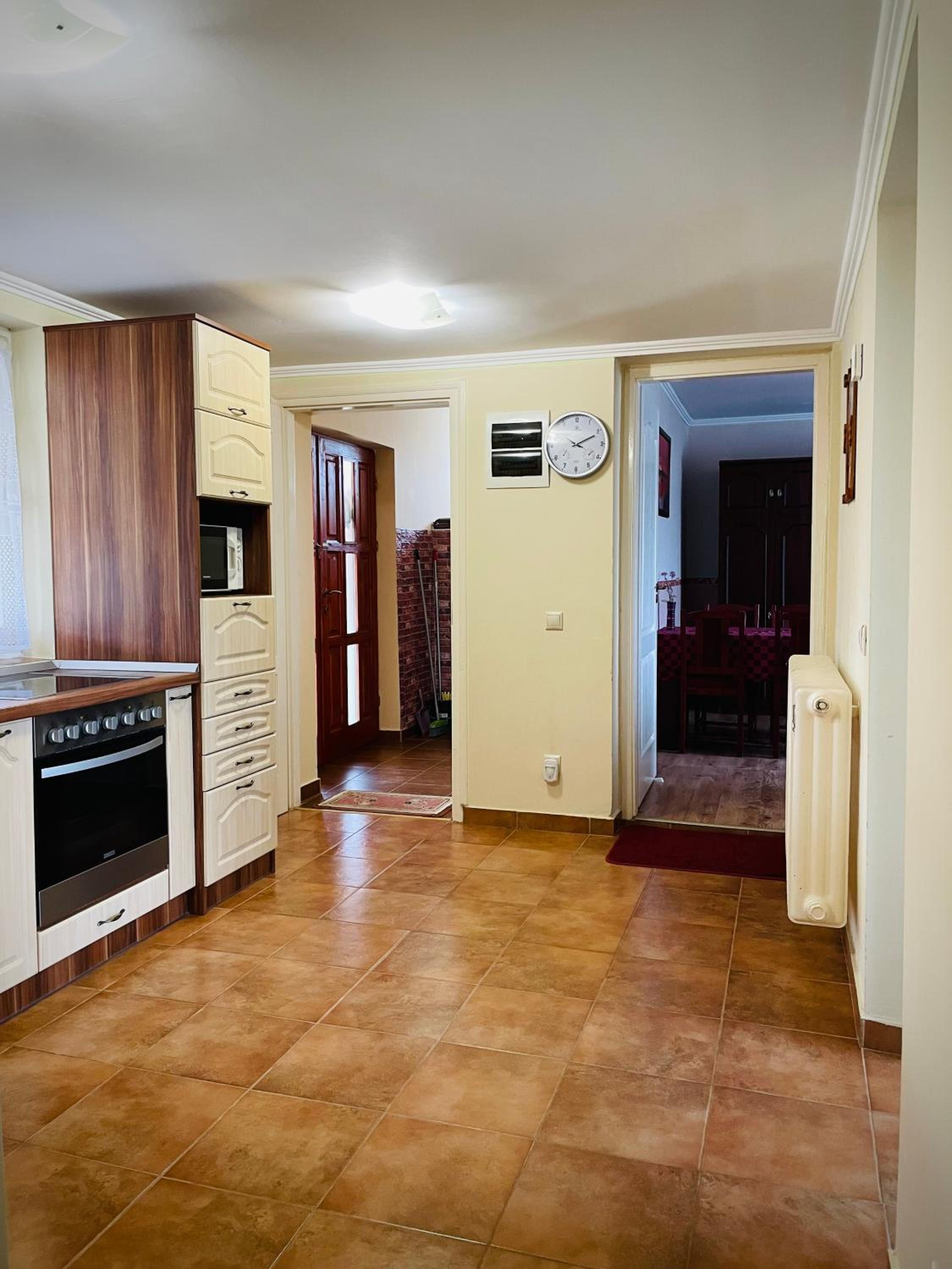 One-Bedroom Apartment photo 3