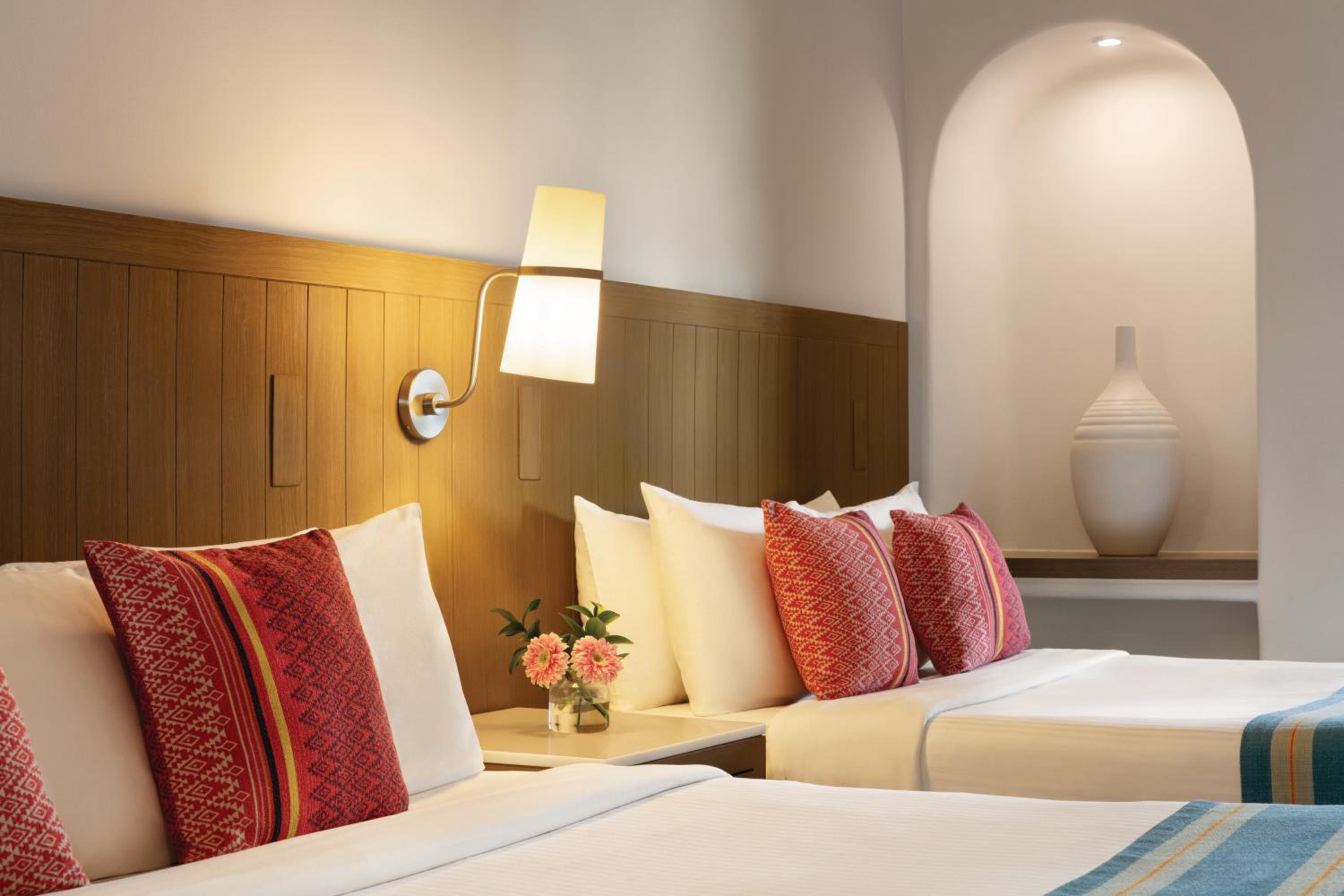 Standard Room with Two Double Beds - Photo 7