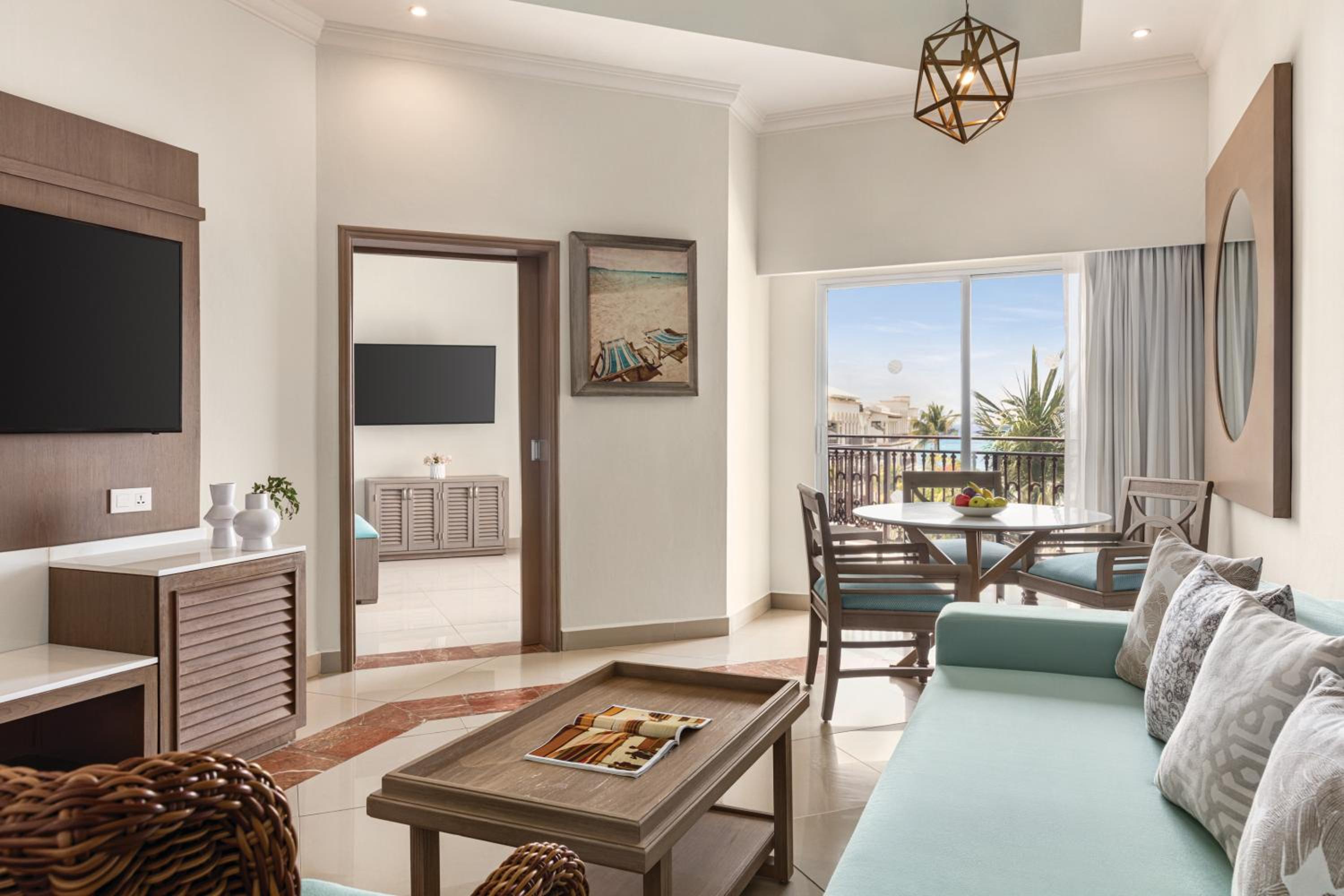 Master Suite One Bedroom, 1 King Bed, Oceanfront  - Photo 8