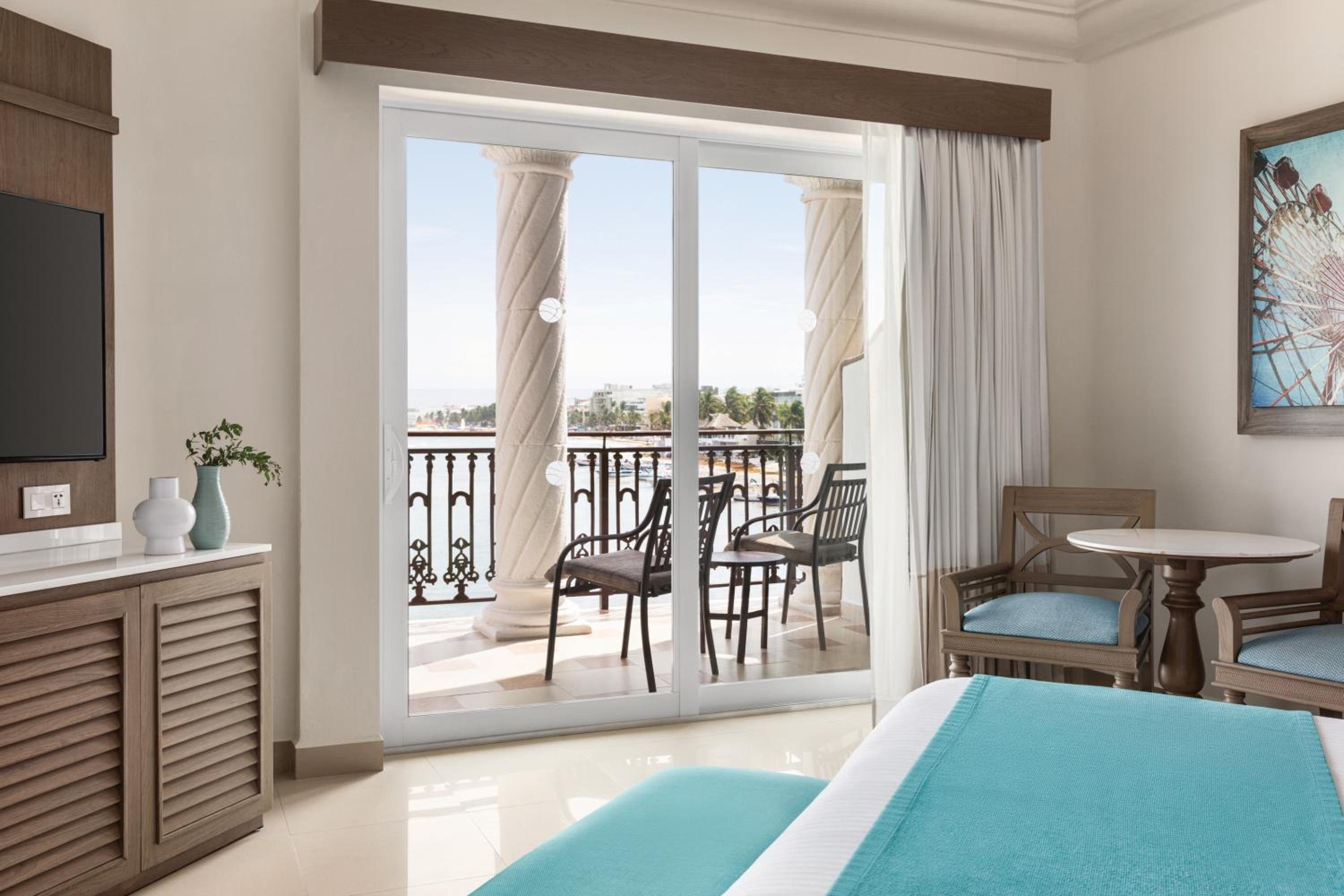 Junior Suite 1 King Bed, Oceanview  - Photo 9