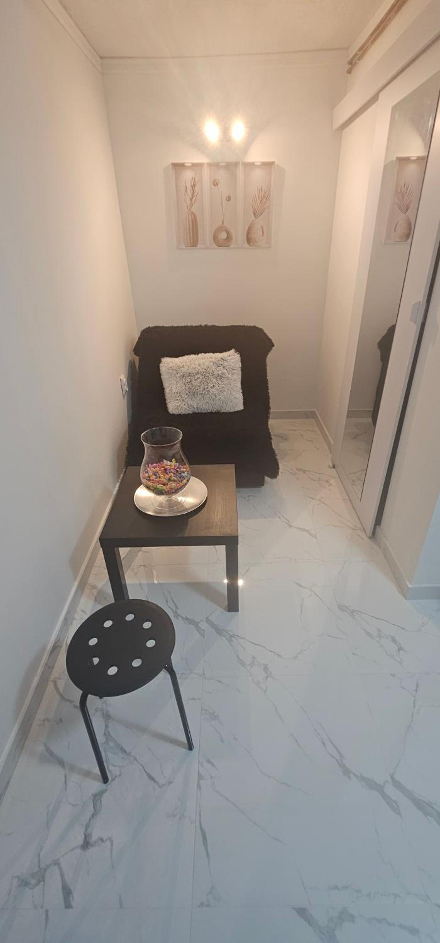 One-Bedroom Apartment with Terrace photo 3