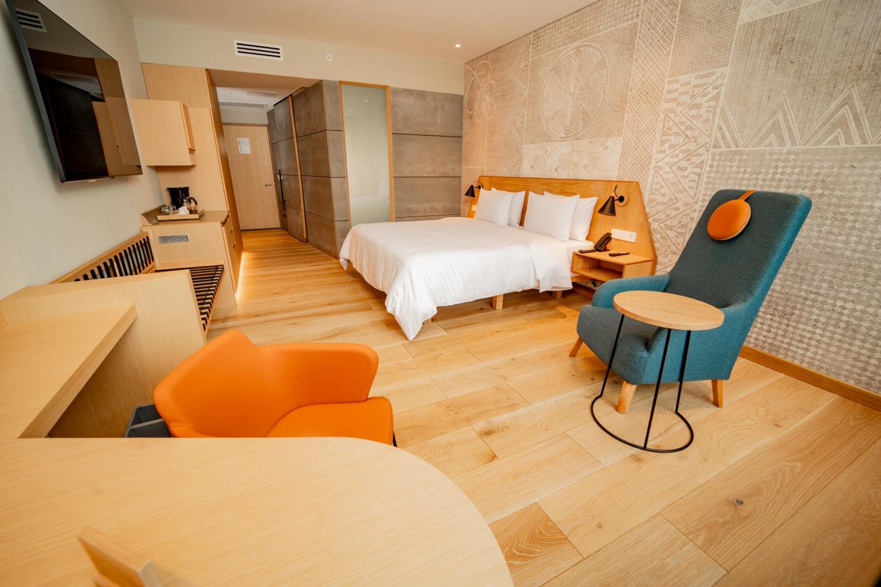 Standard King Room photo 2