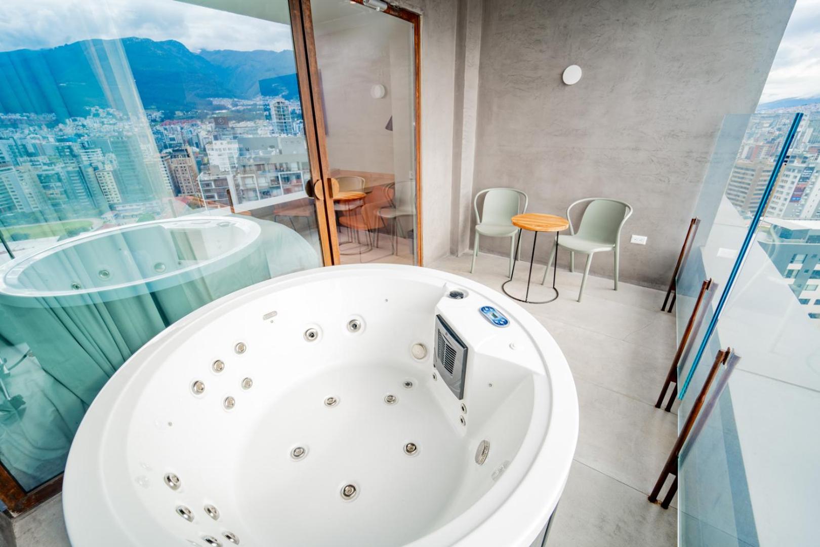 Suite with Hot Tub - Photo 11