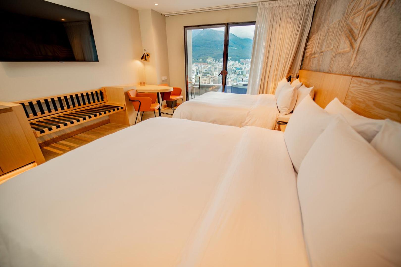 Suite with Hot Tub - Photo 1