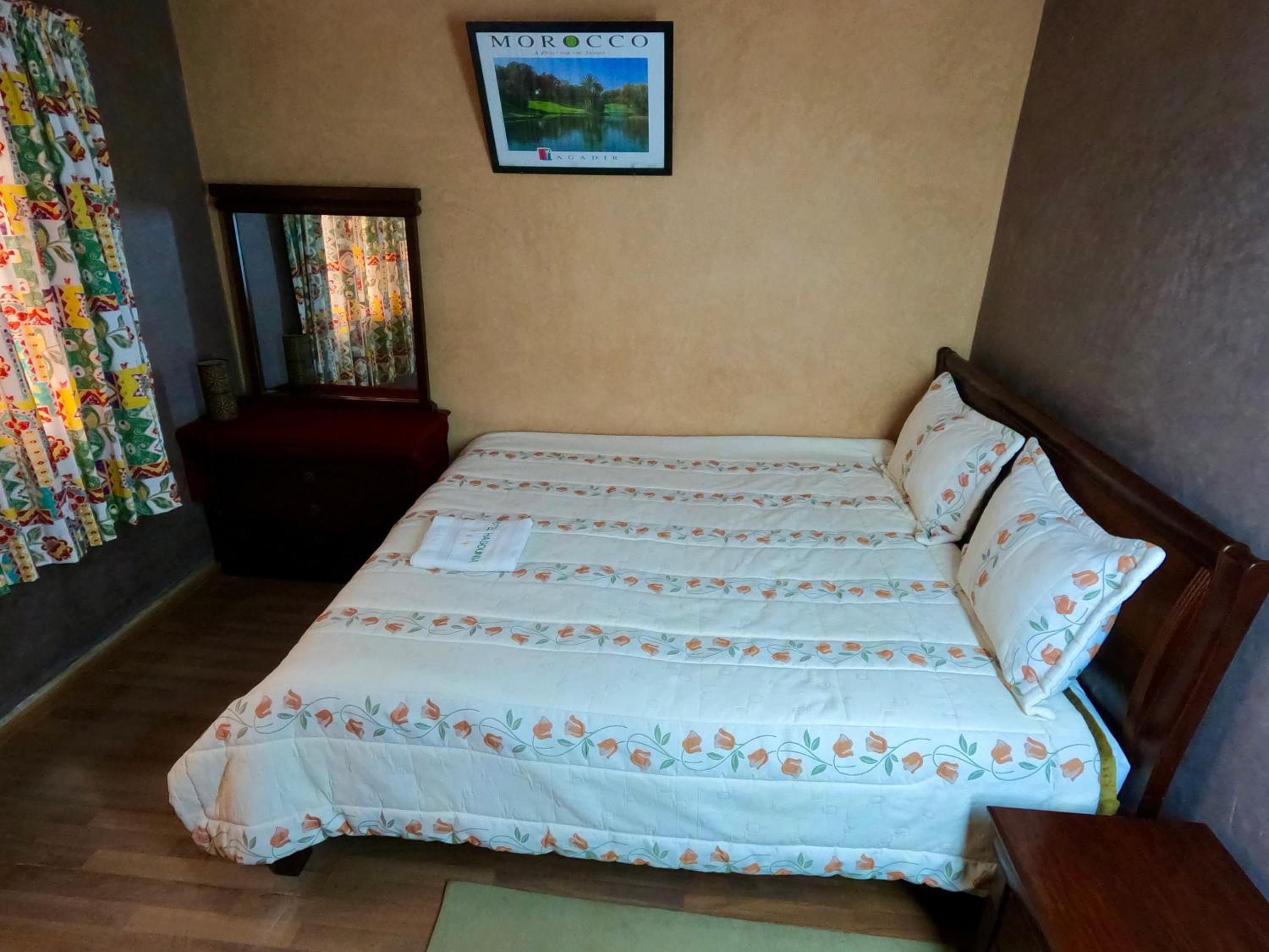 Deluxe Suite with Sea View - Photo 8