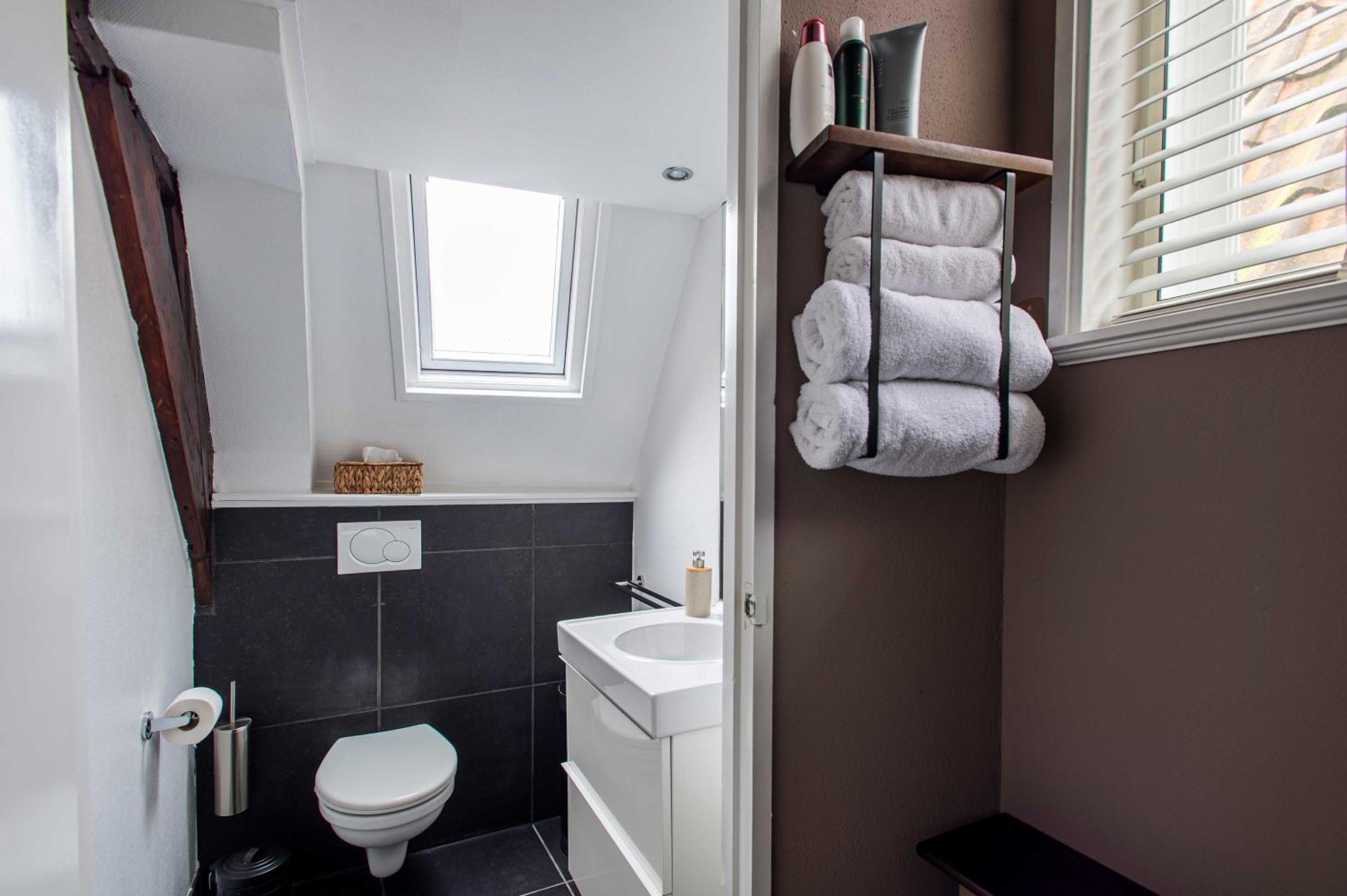 Queen Room - Photo 20
