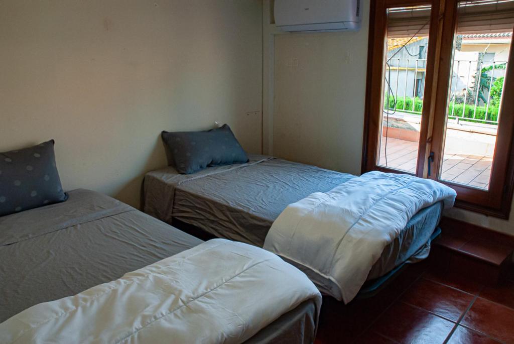 Three-Bedroom House photo 3