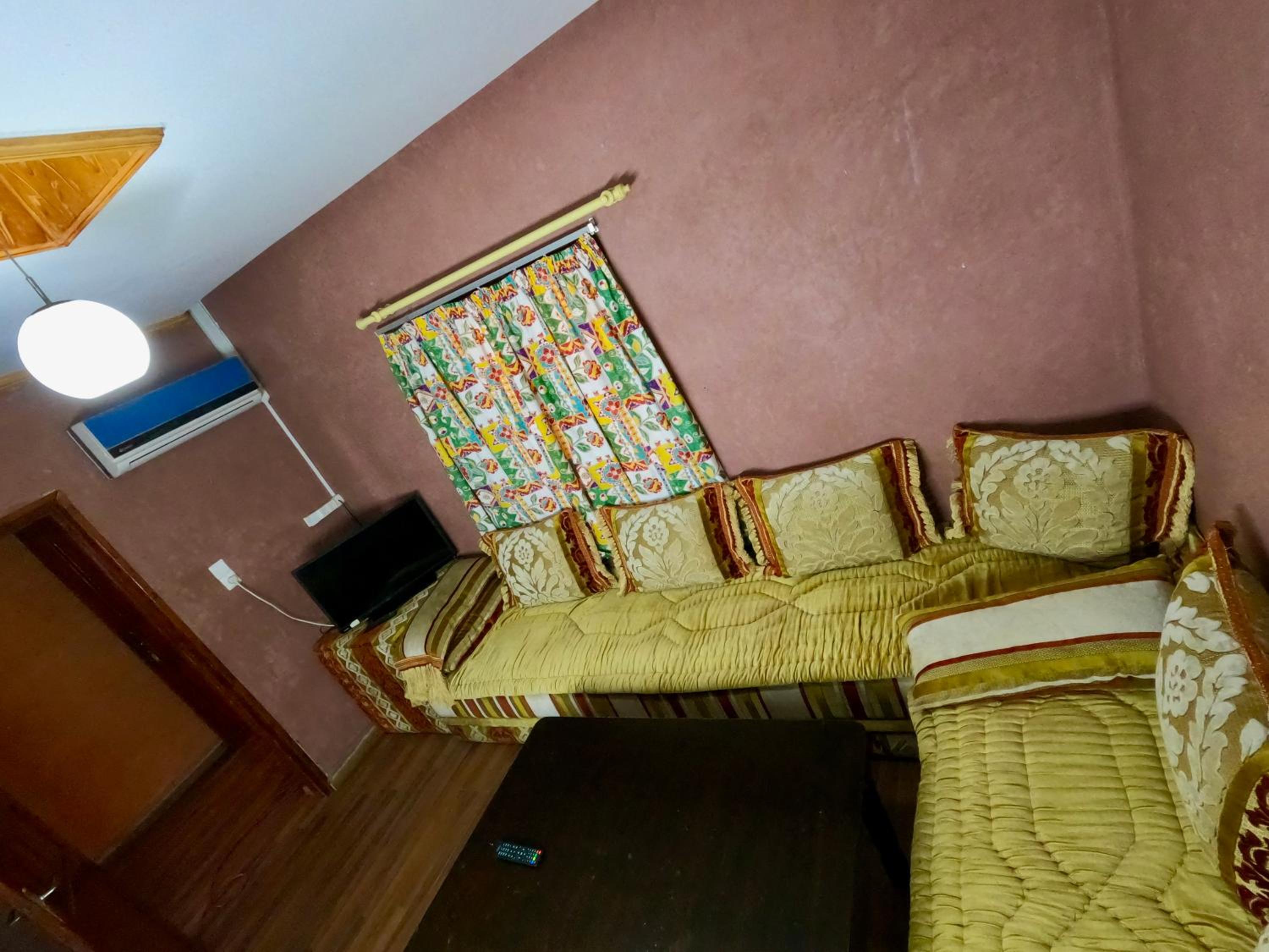 Deluxe Suite with Sea View - Photo 7