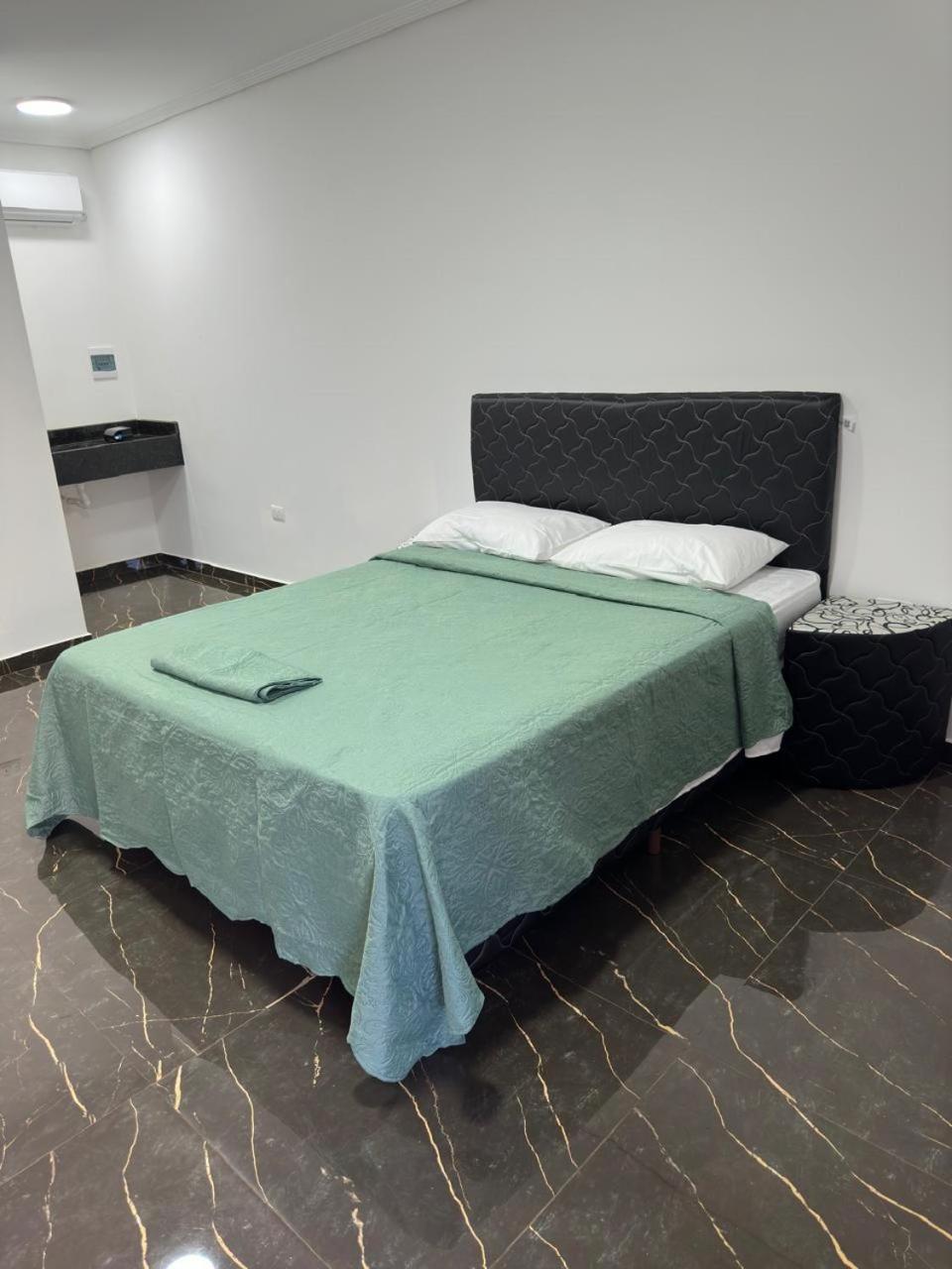 Large Single Room photo 2