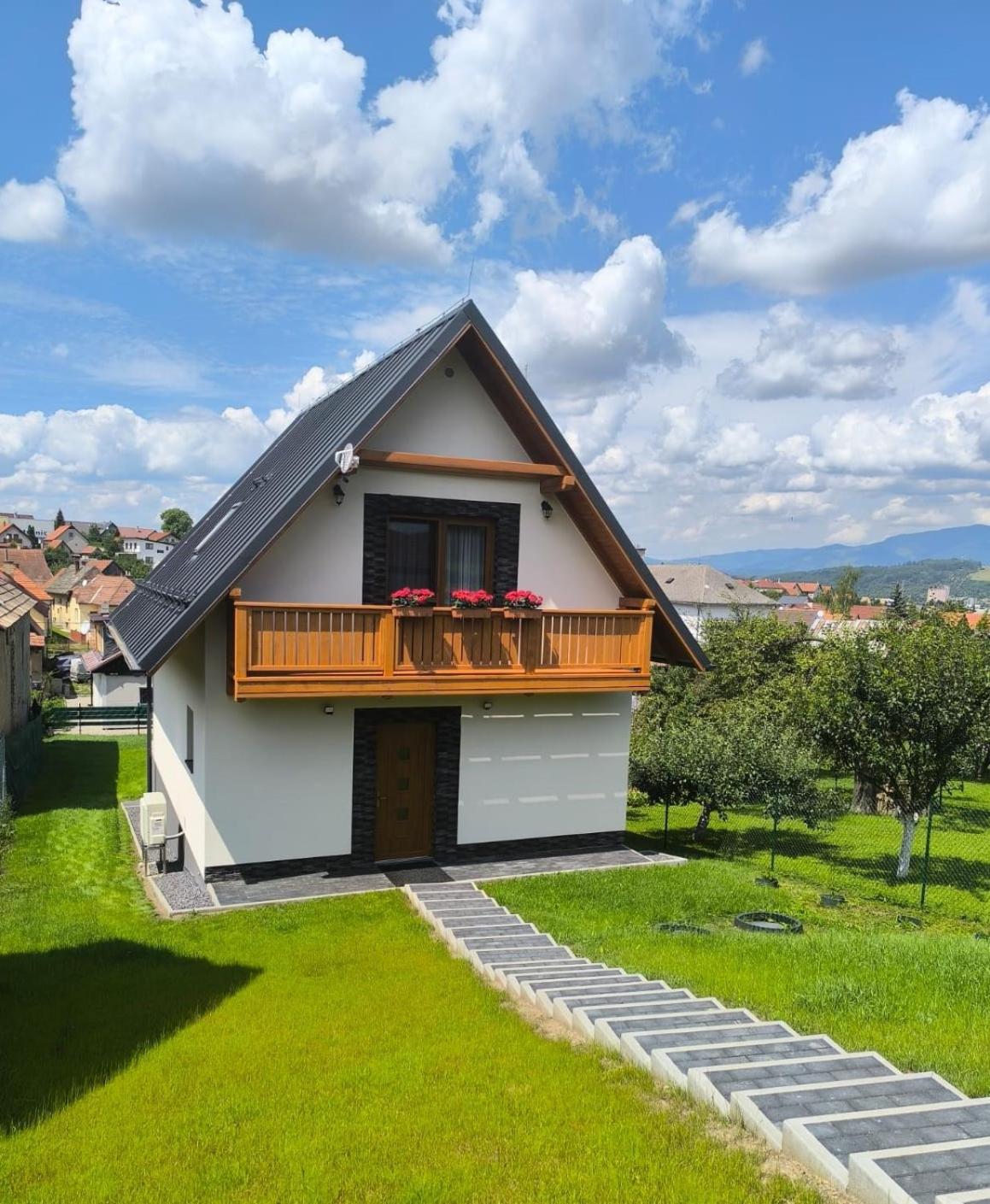 Three-Bedroom House photo 1