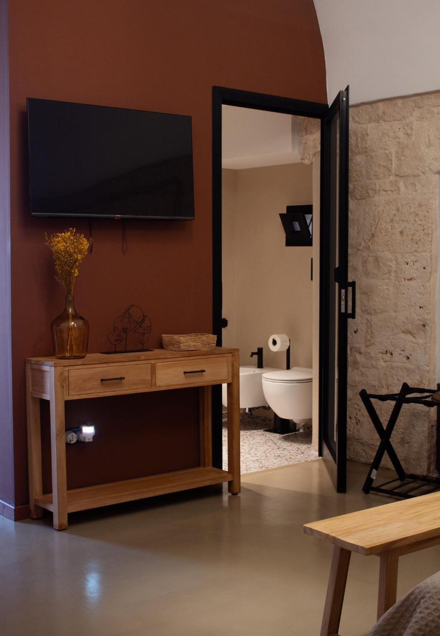 Deluxe Family Suite - Photo 1