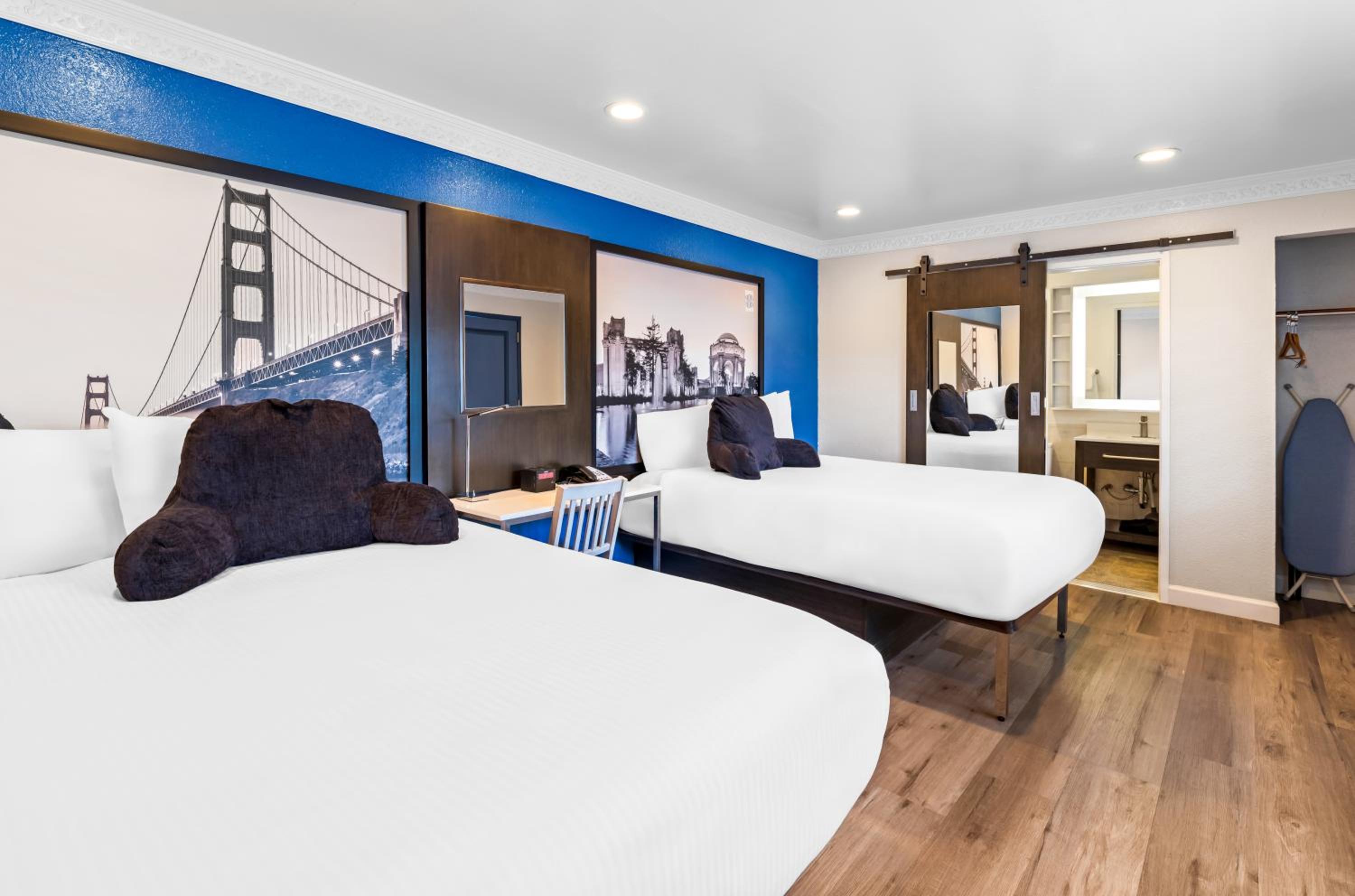 Double Room with Two Double Beds - Non-Smoking - Photo 1