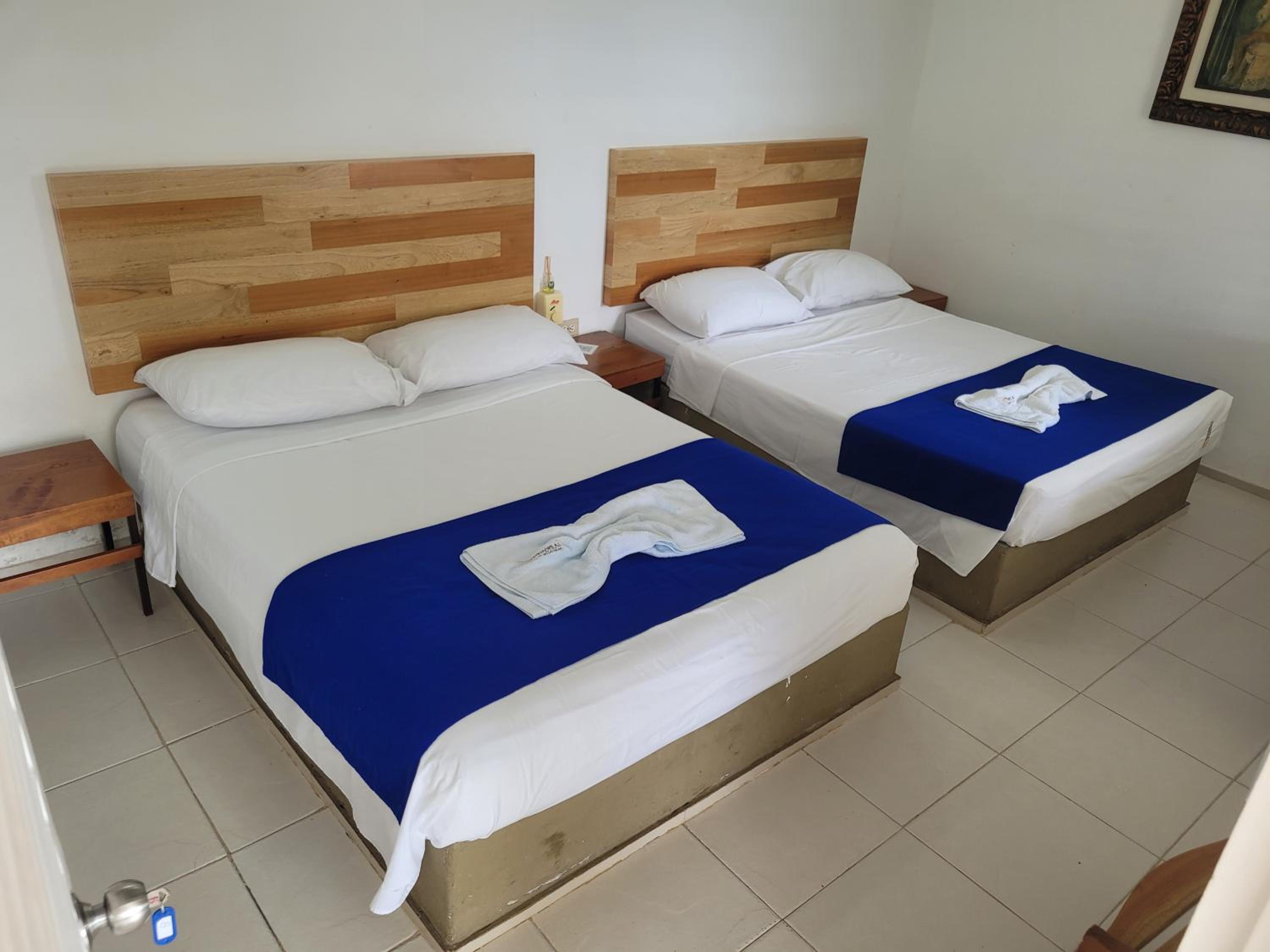 Twin Room with Private Bathroom photo 3