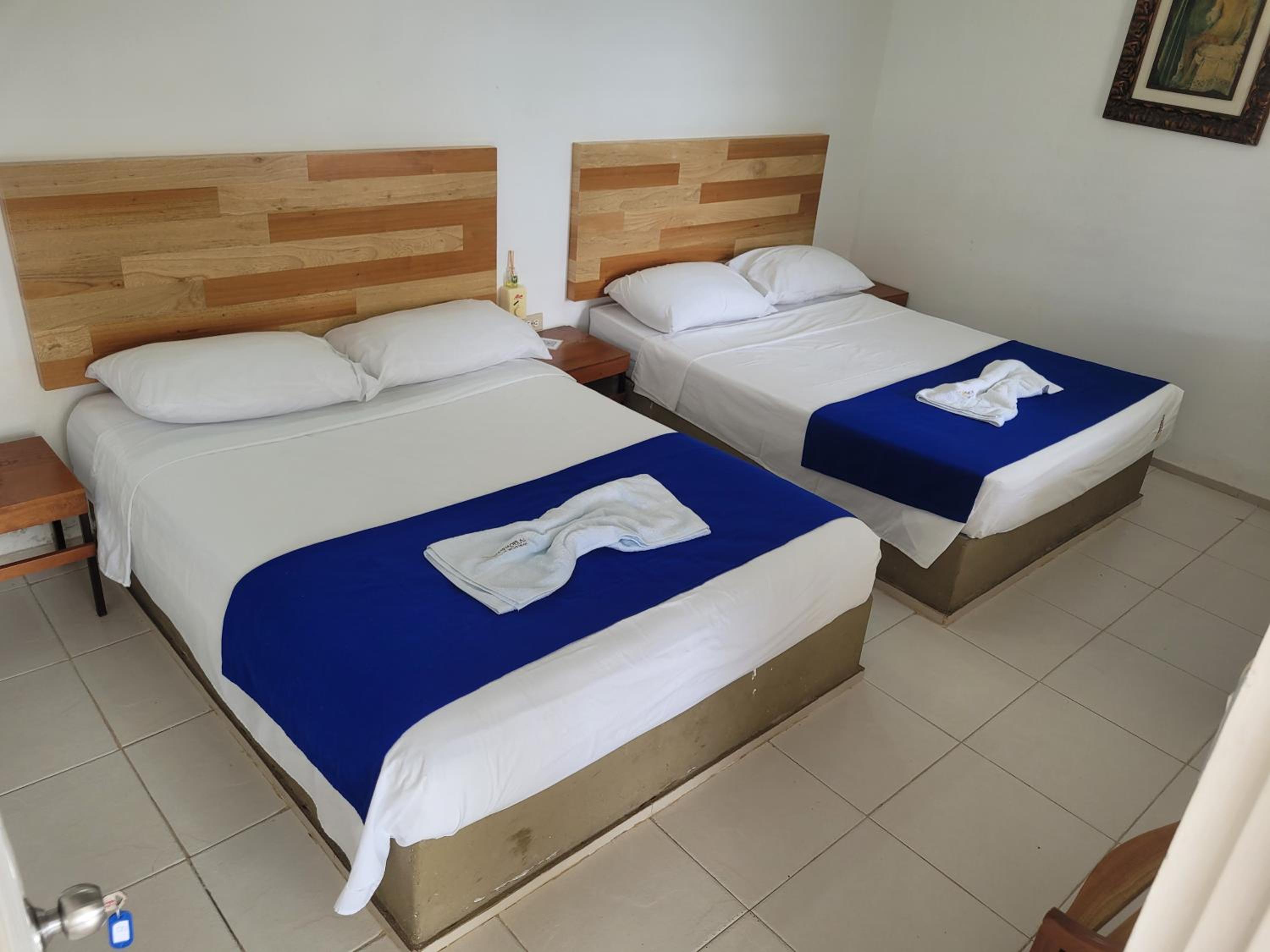 Twin Room with Private Bathroom photo 1