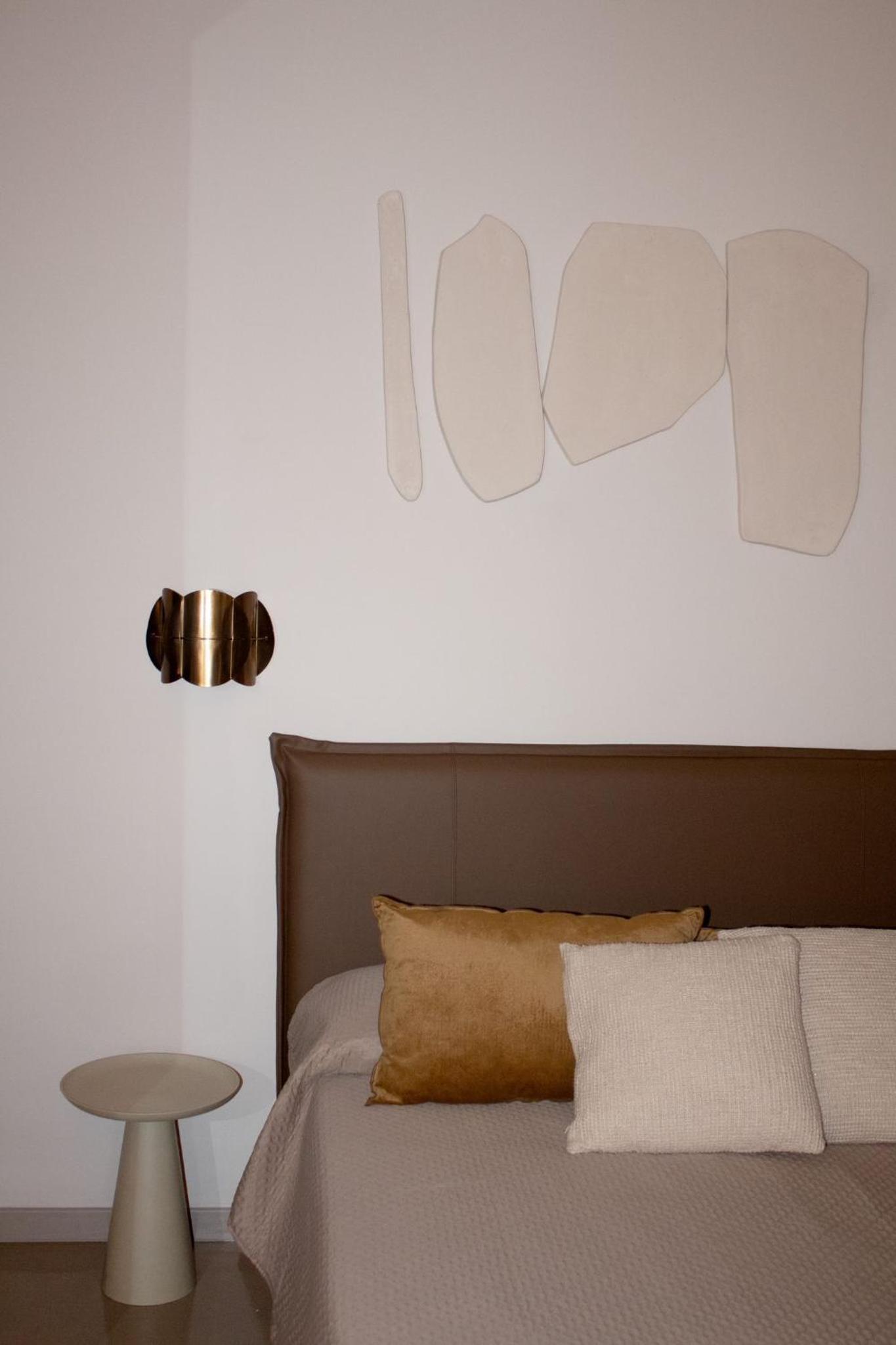 Deluxe Double Room with Bath - Photo 3