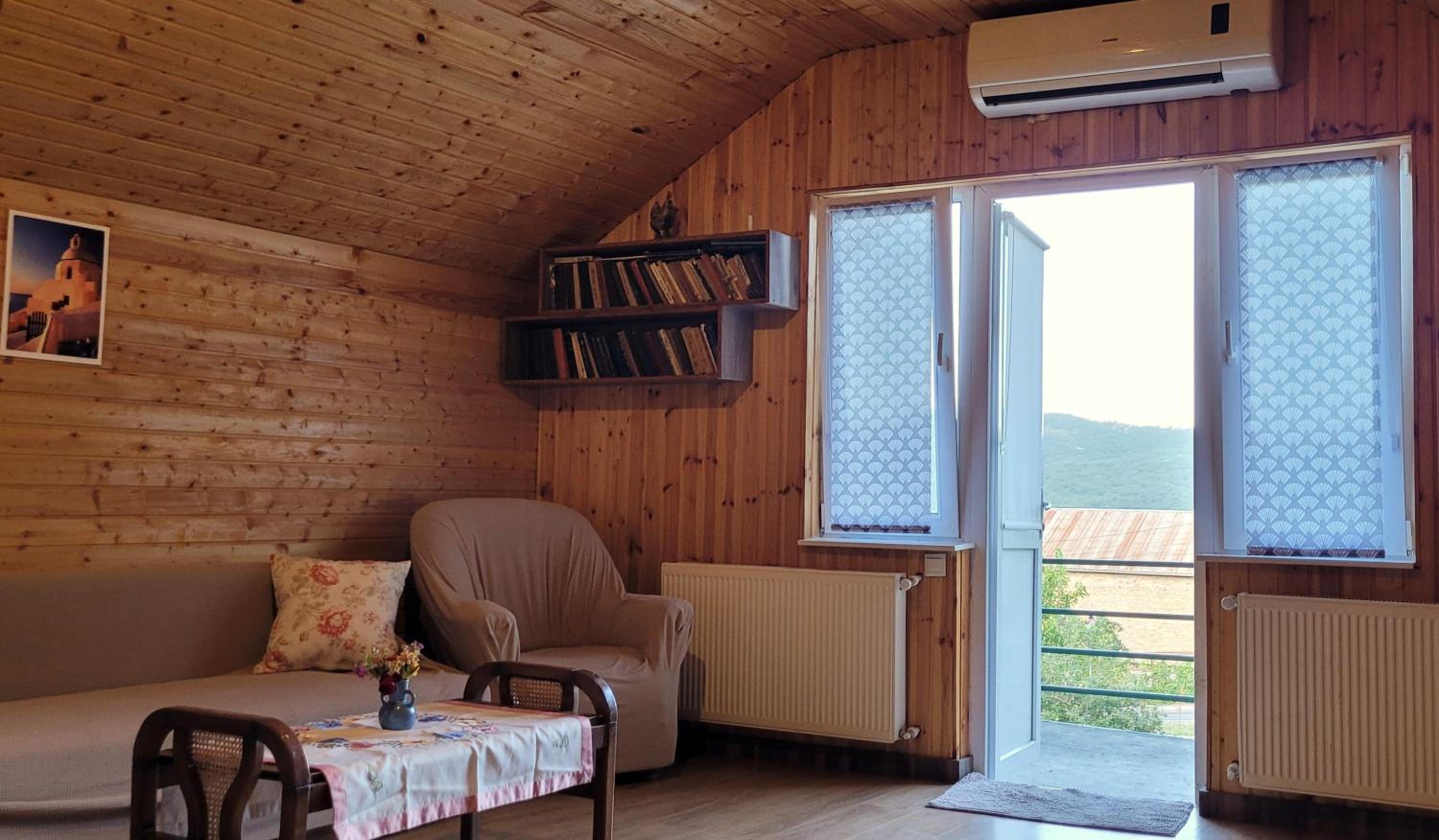 Apartment with View and Balcony photo 3