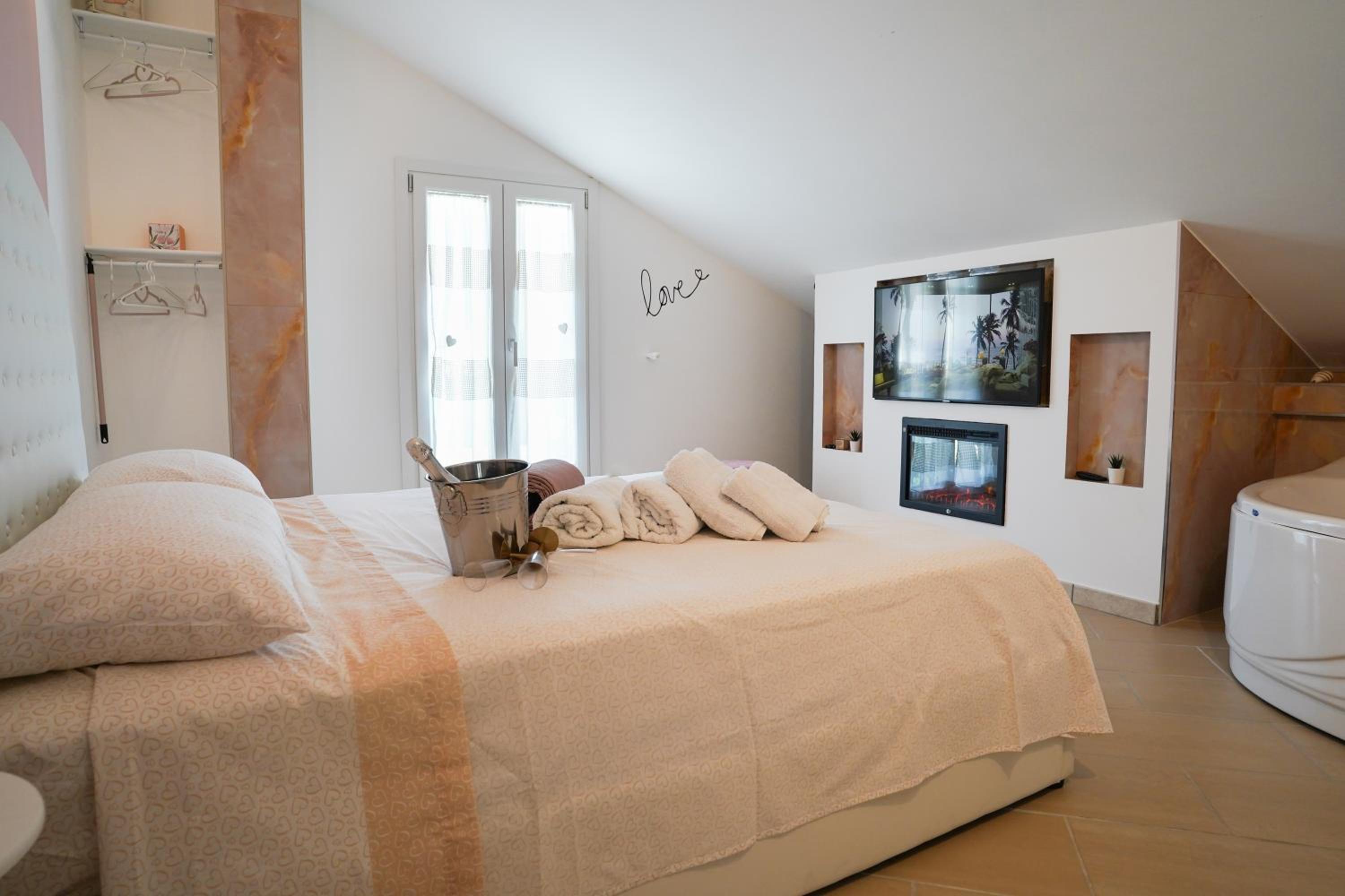 King Room with Spa Bath photo 3