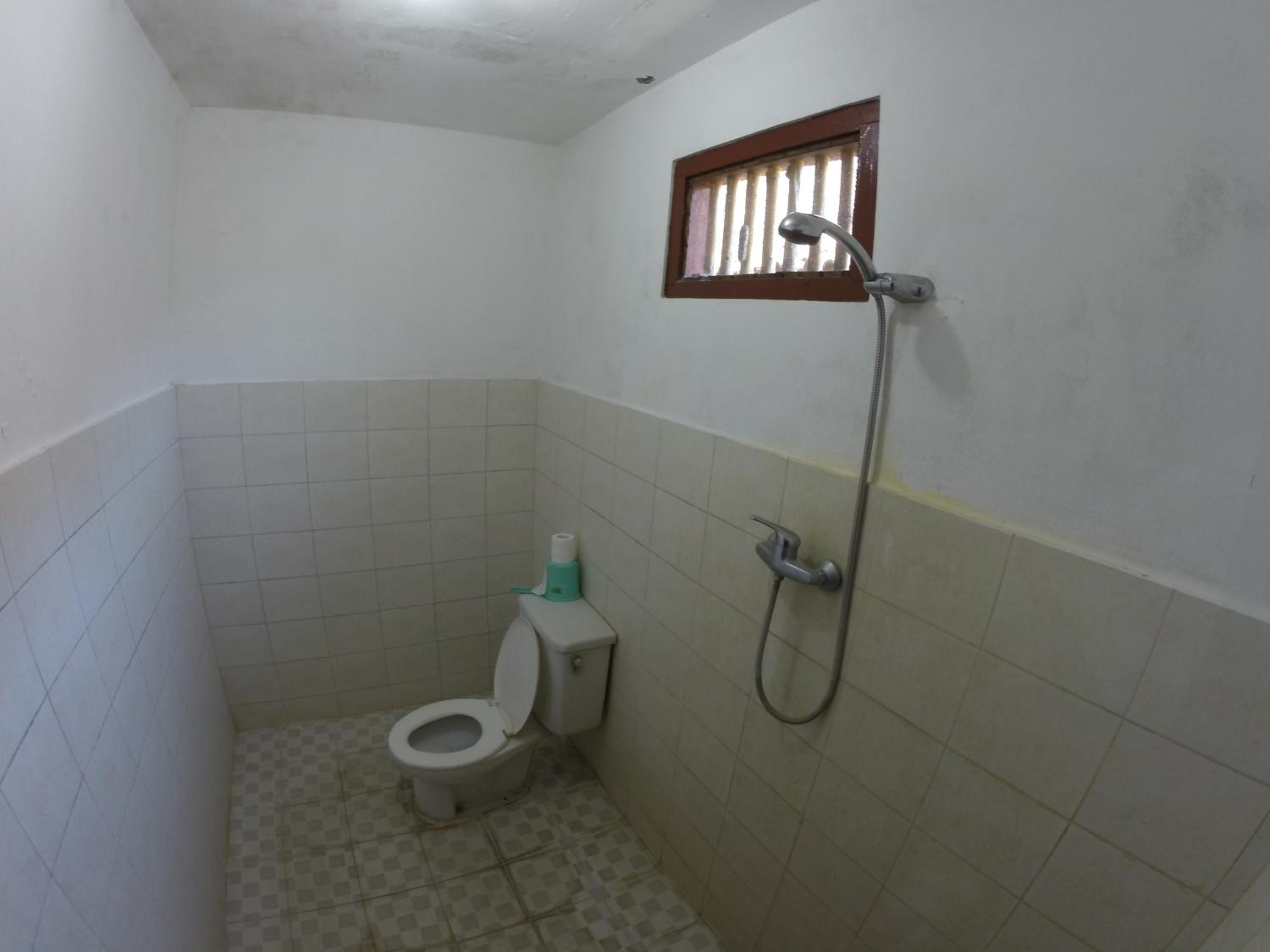 Standard Double or Twin Room with Fan - Photo 23
