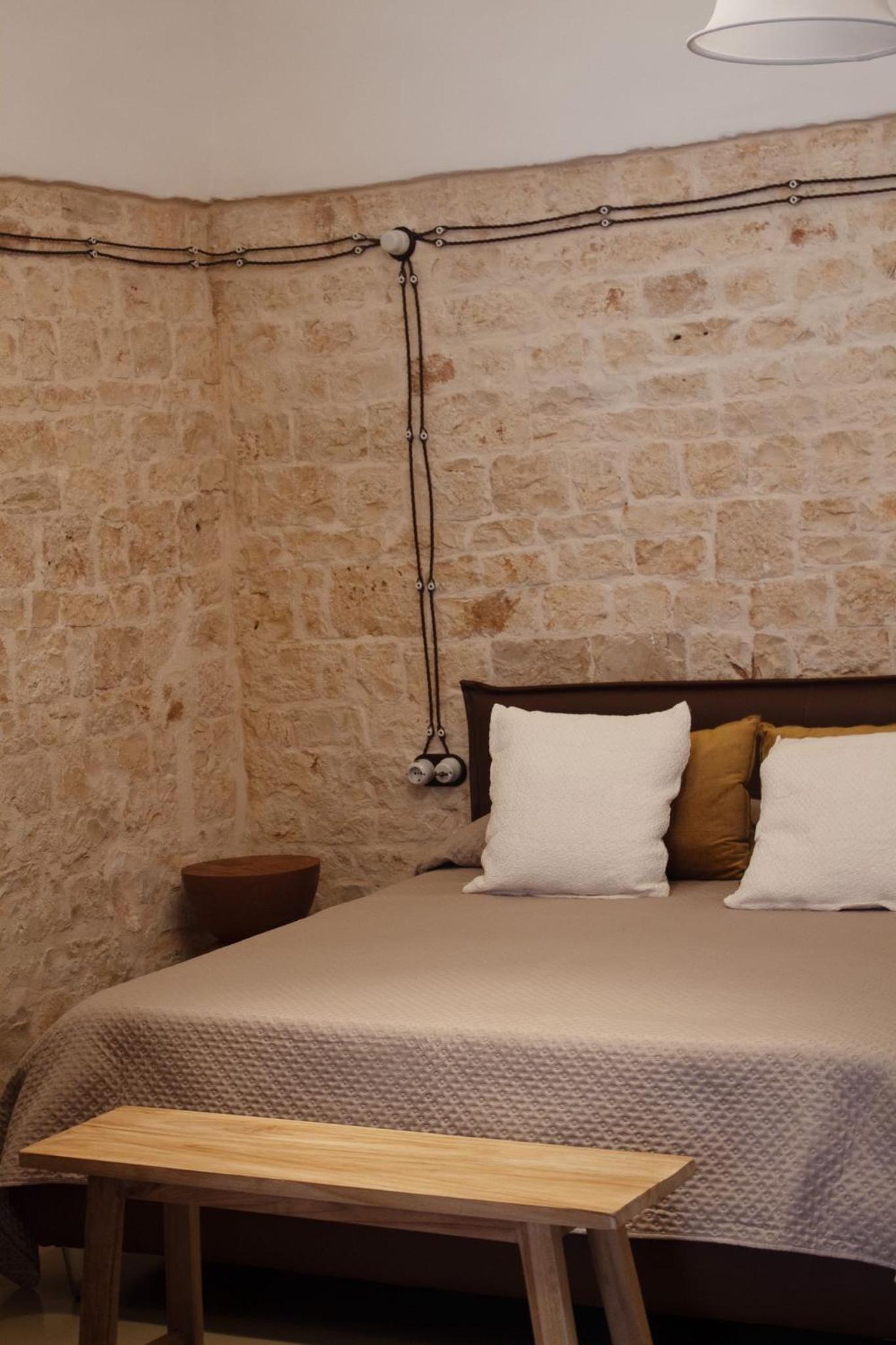 Deluxe Family Suite - Photo 9