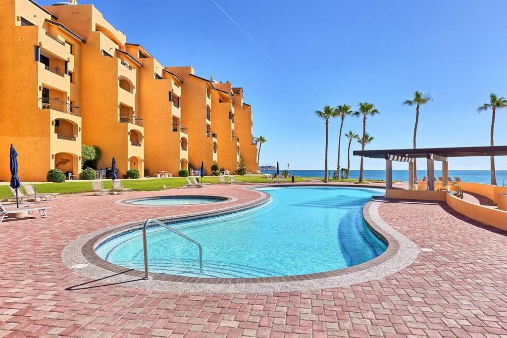 Two-Bedroom Apartment with Sea View photo 2